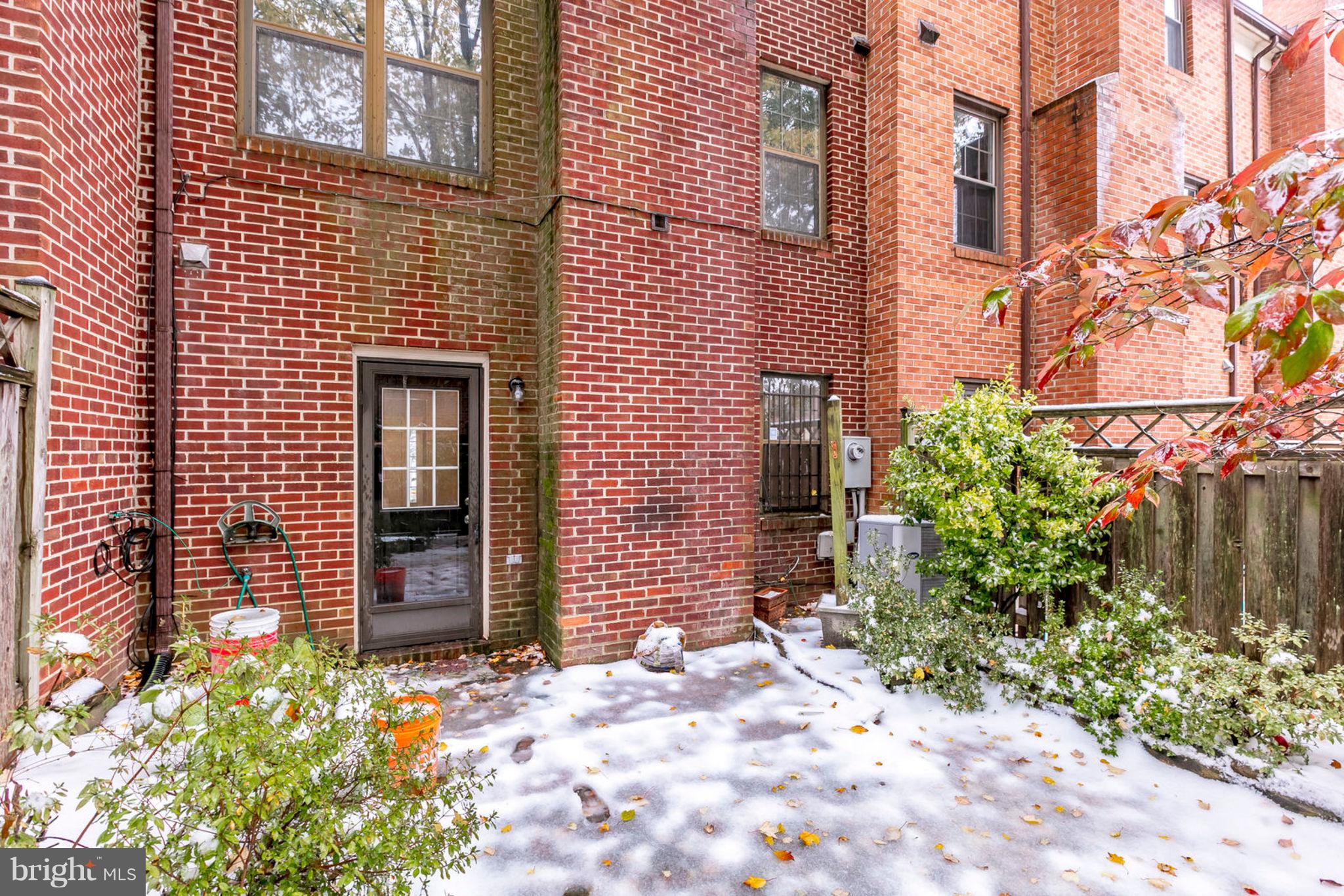 HOLLAND TOWNE - Residential