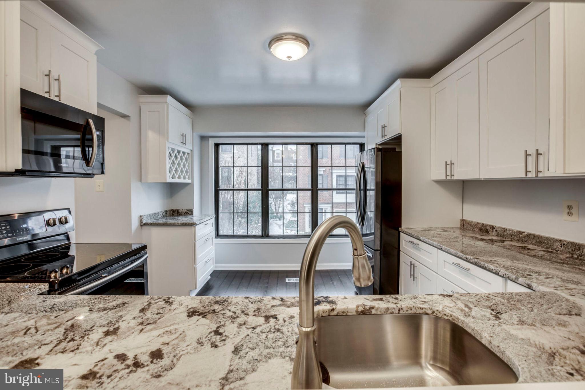 HOLLAND TOWNE - Residential