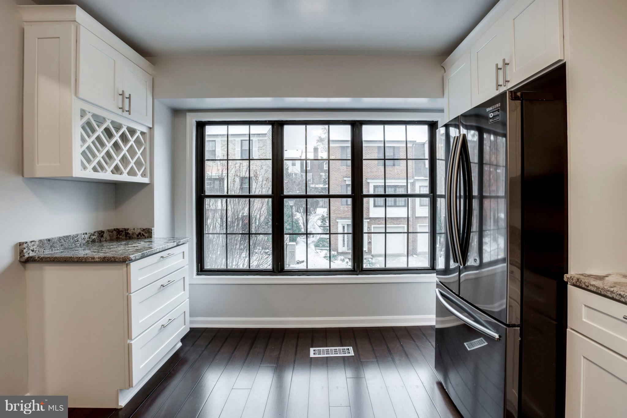 HOLLAND TOWNE - Residential