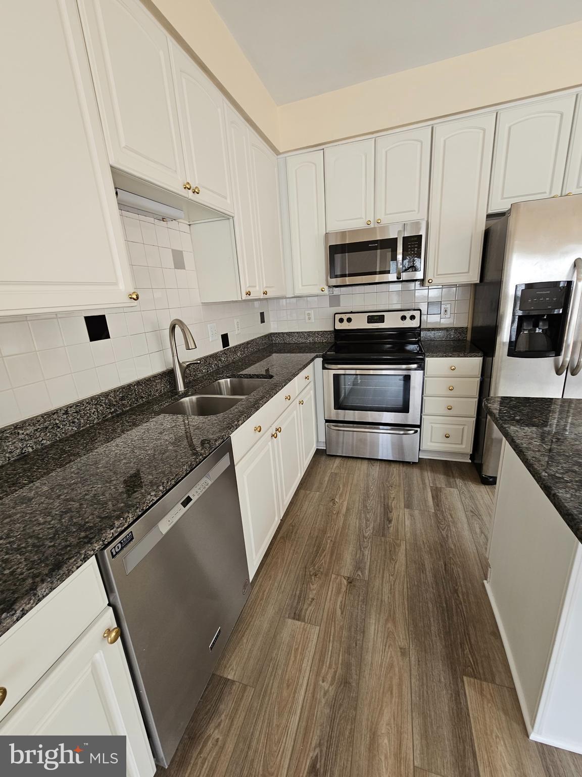 CENTRE RIDGE - Residential Lease