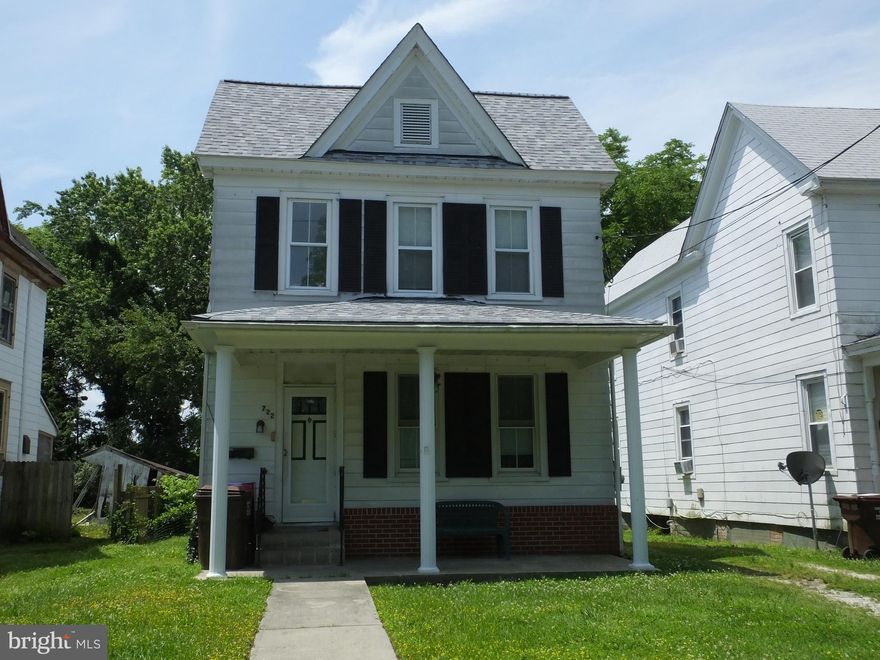 NEW PRICE Spacious Two-Story Home with Convenient Downtown Access, New Roof 2022

This generously sized two-story home offers the perfect blend of space and convenience. Ideally located just moments from downtown restaurants and shops, this home balances comfort with easy access to amenities.

Inside, you’ll find three spacious bedrooms and two full bathrooms, complemented by a formal dining room perfect for entertaining. Recent upgrades include replacement windows that provide both style and energy efficiency.

Enjoy the privacy of a rear yard with a storage shed—ideal for gardening or extra storage. Whether you’re an investor seeking a prime opportunity or a first-time homebuyer looking to create lasting memories, this property has the potential to be a fantastic investment.