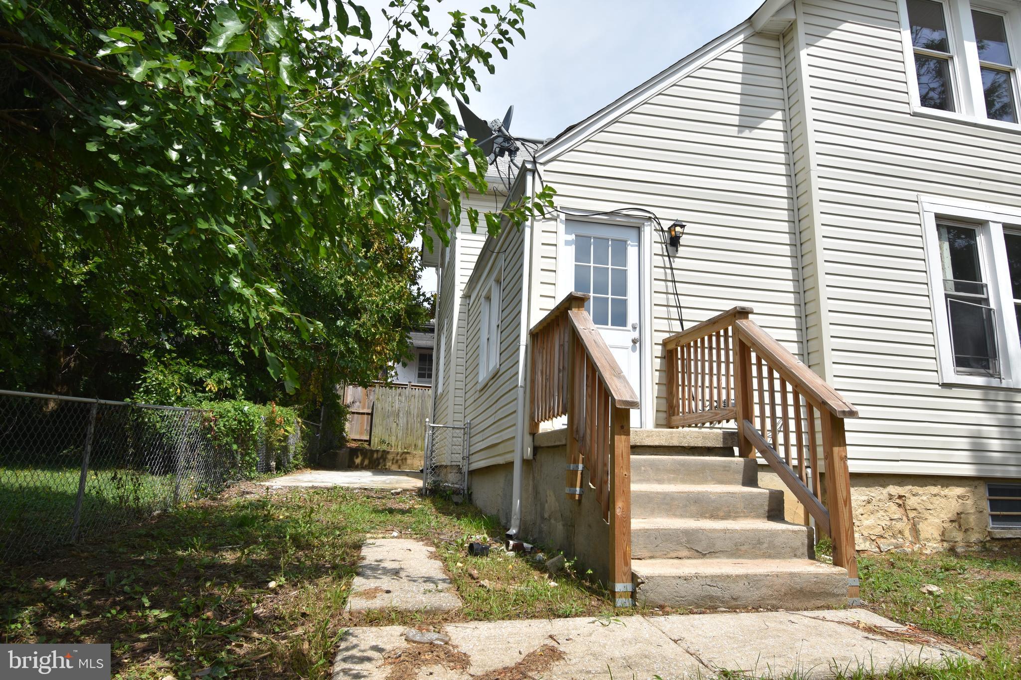 LAURAVILLE HISTORIC DISTRICT - Residential