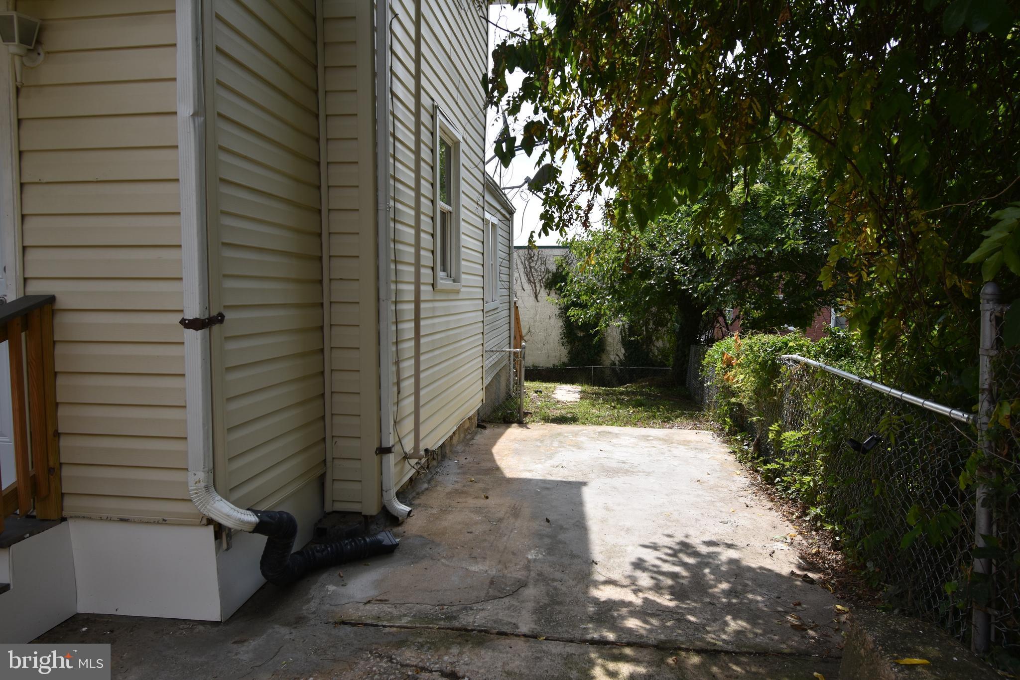 LAURAVILLE HISTORIC DISTRICT - Residential