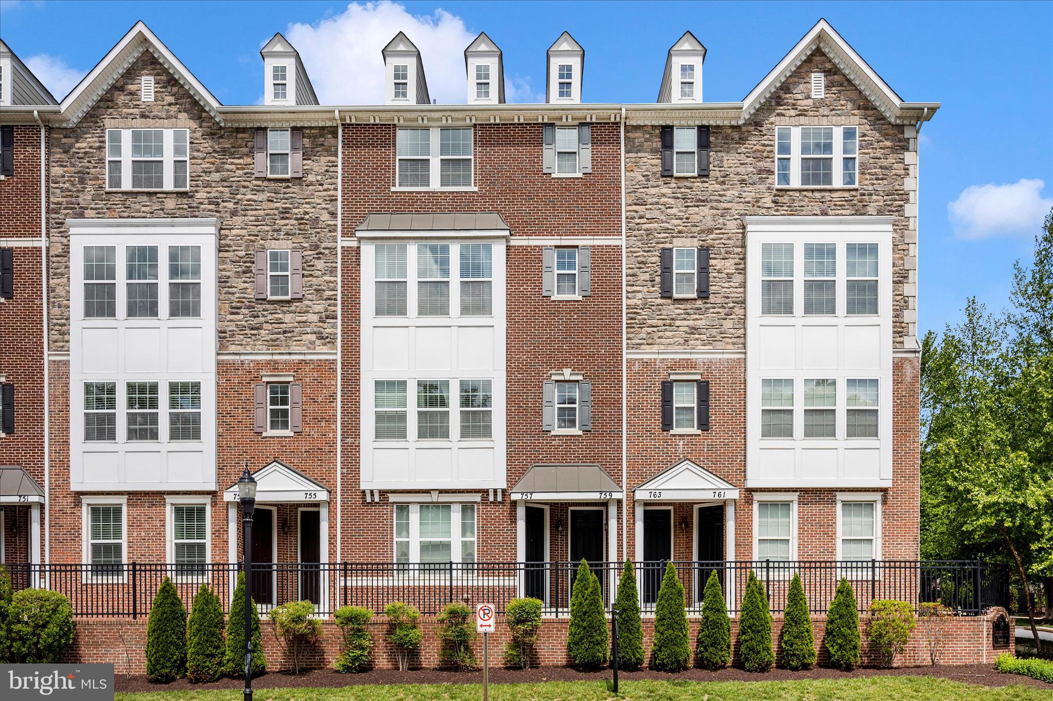 SUMMIT HALL RESERVE - Residential