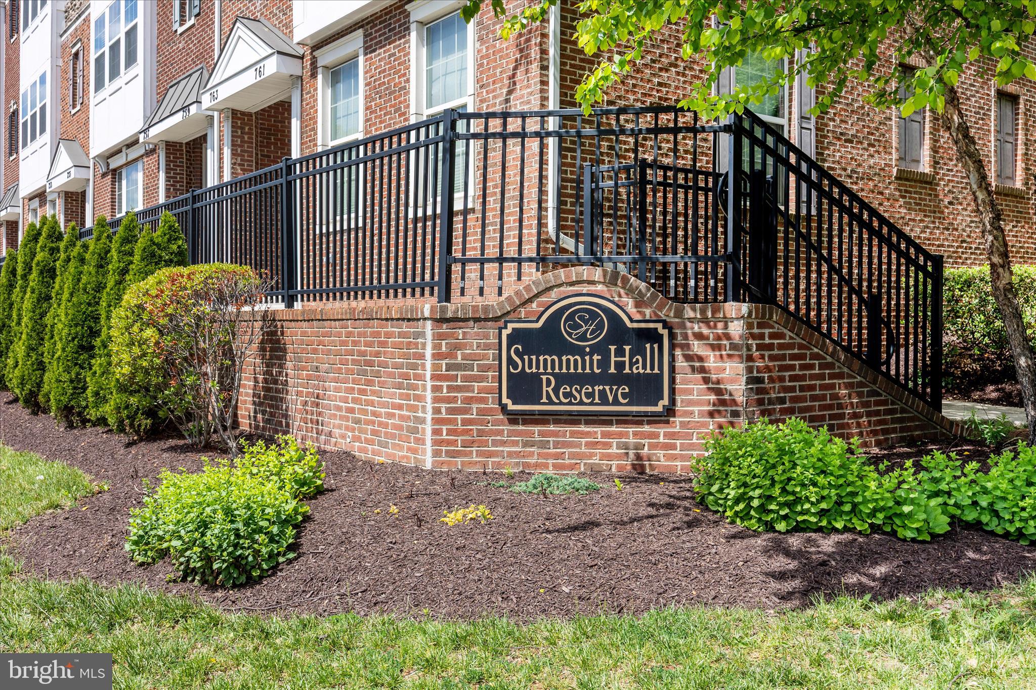 SUMMIT HALL RESERVE - Residential