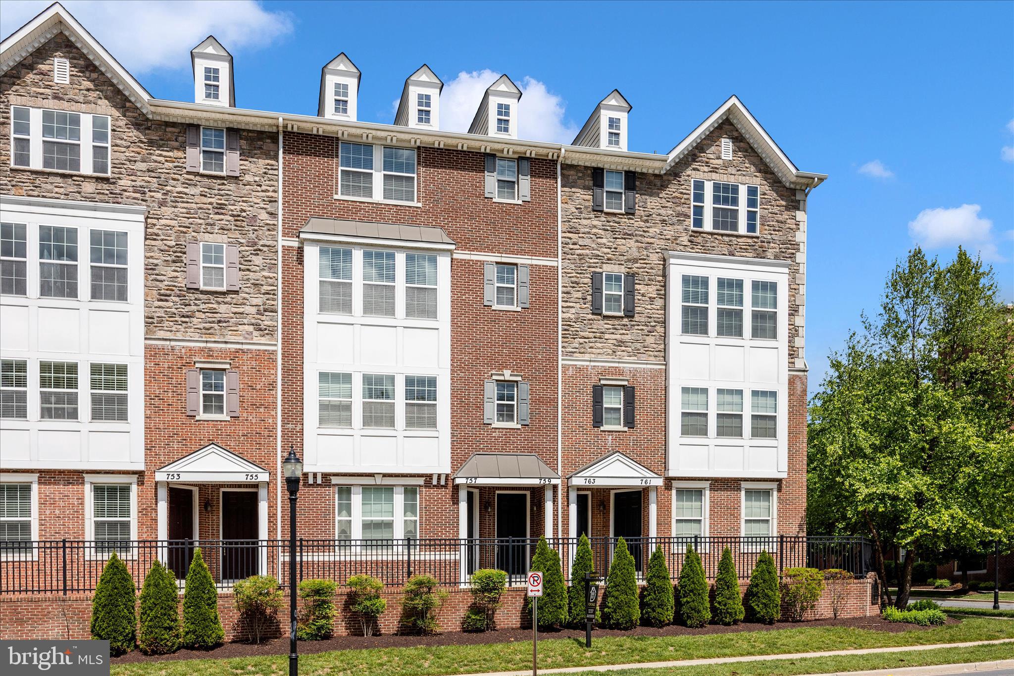 SUMMIT HALL RESERVE - Residential