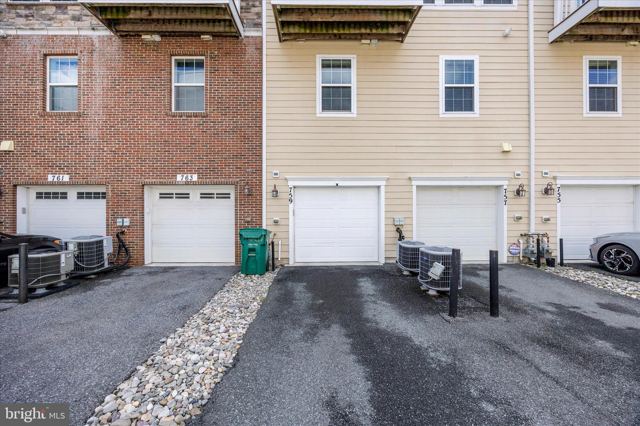 SUMMIT HALL RESERVE - Residential