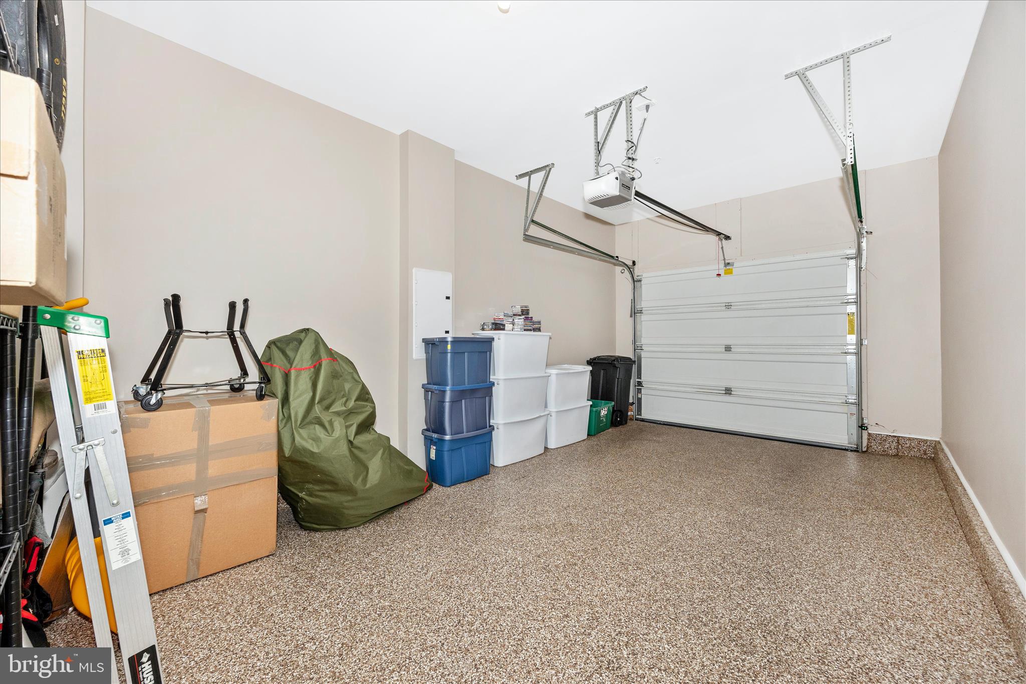 SUMMIT HALL RESERVE - Residential