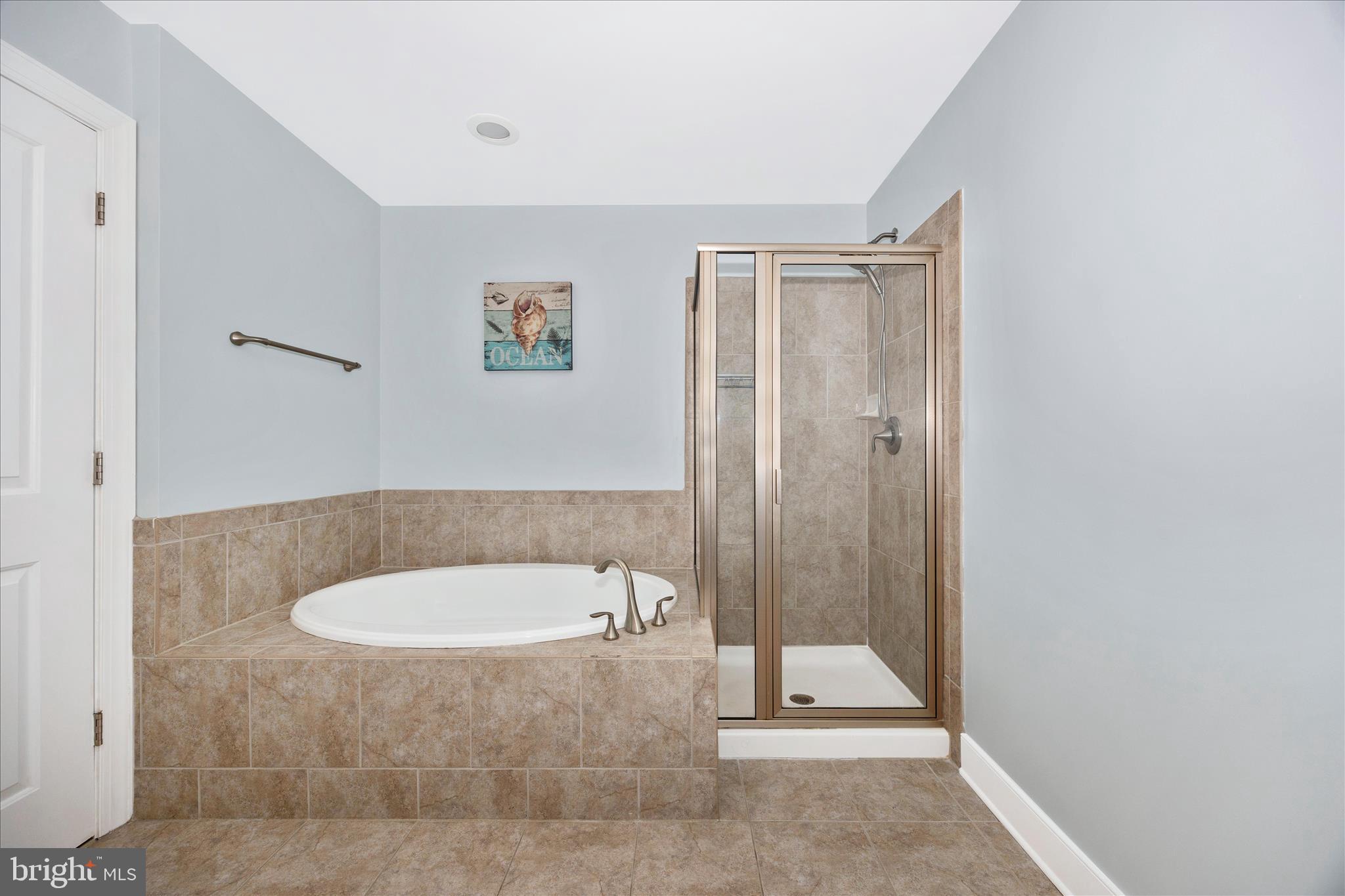 SUMMIT HALL RESERVE - Residential
