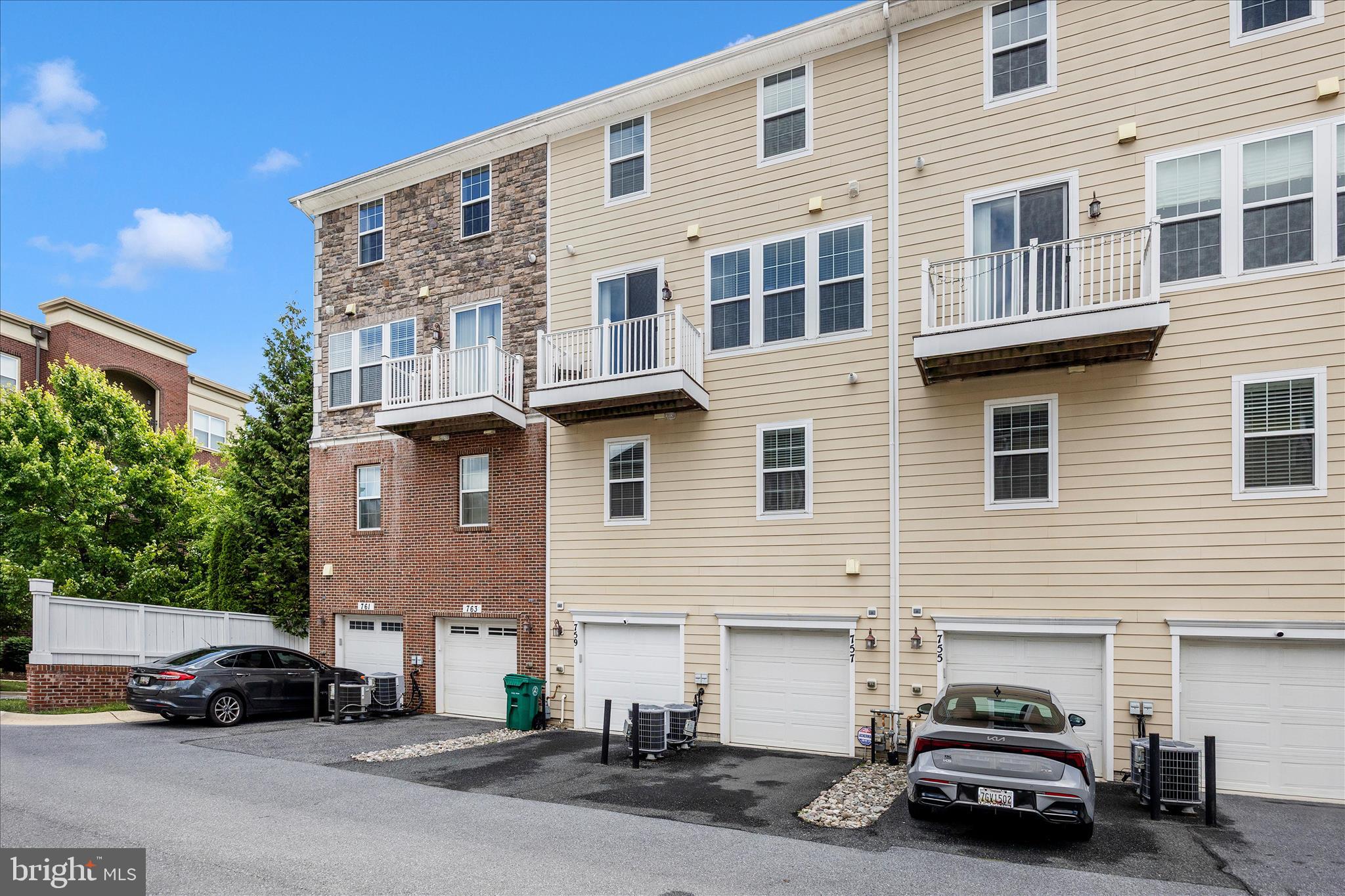 SUMMIT HALL RESERVE - Residential