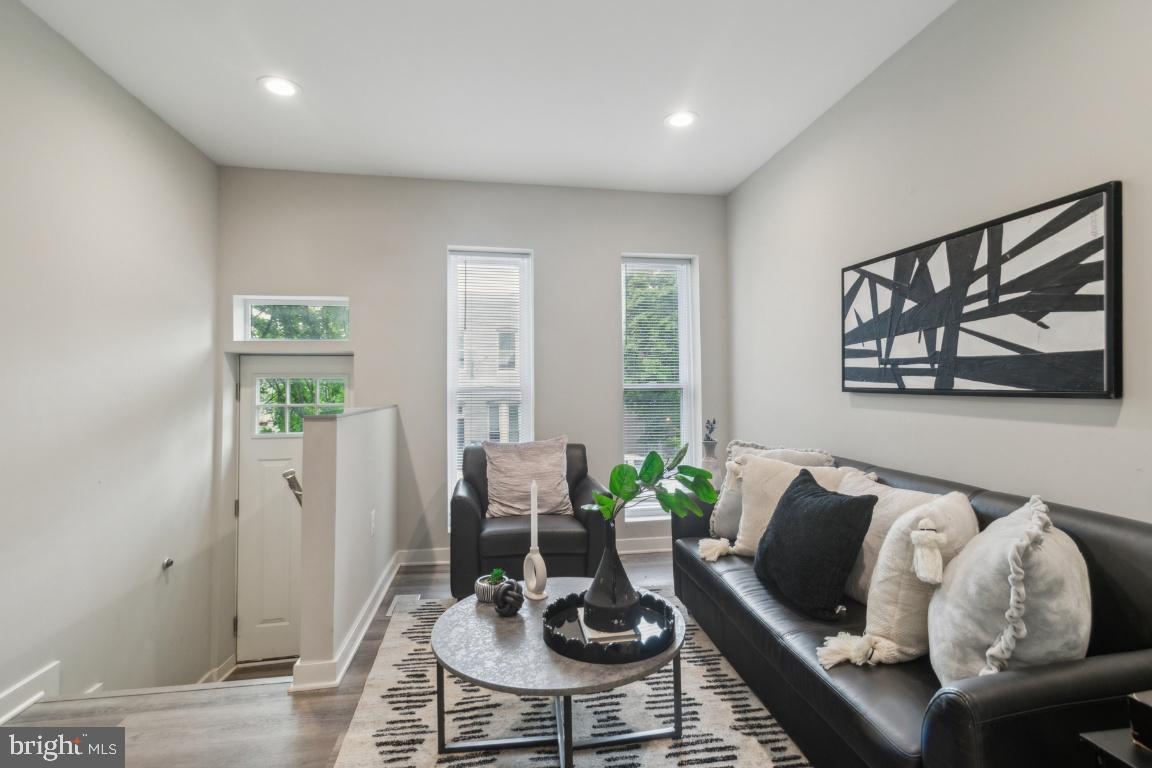 HARWOOD - Residential Lease