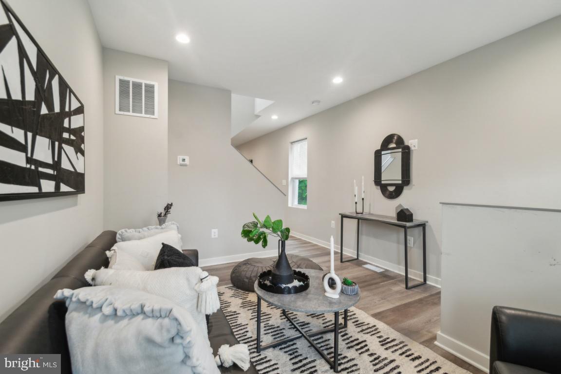HARWOOD - Residential Lease