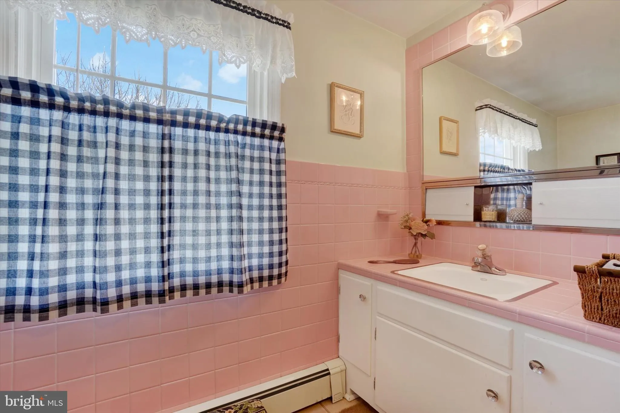 Hellam, Pennsylvania 17406, United States, 3 Bedrooms Bedrooms, ,2 BathroomsBathrooms,Residential,Pending,250060