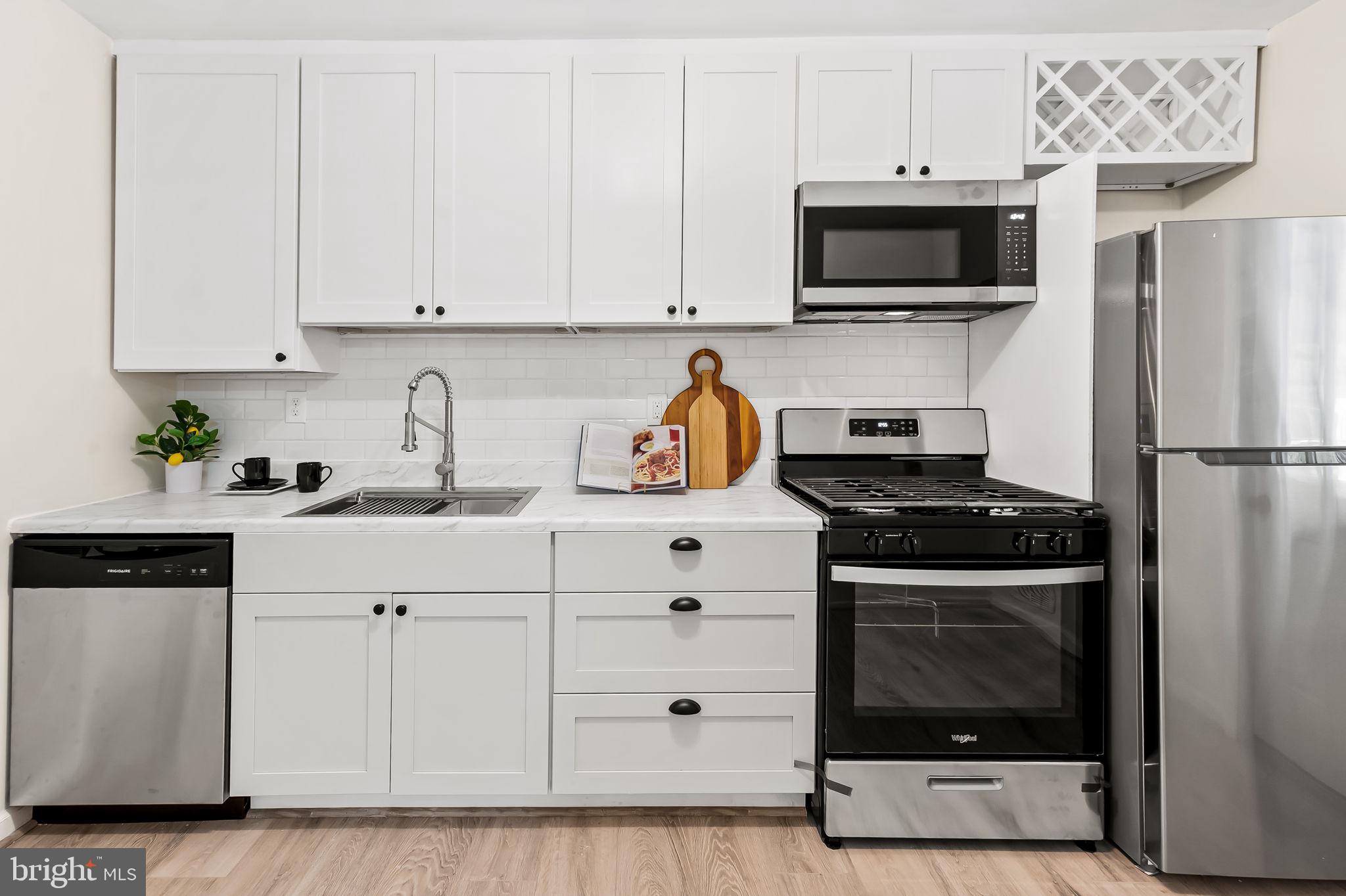 HOLLAND HILL - Residential