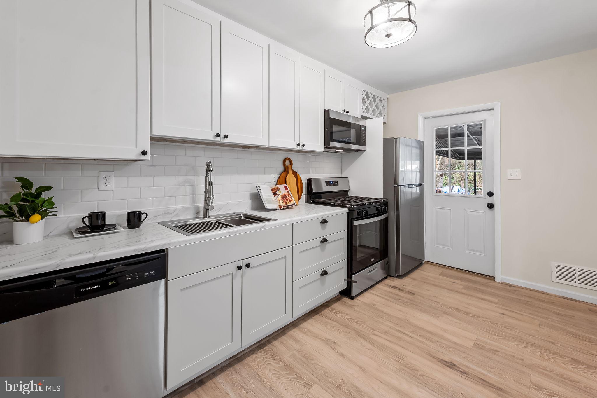 HOLLAND HILL - Residential