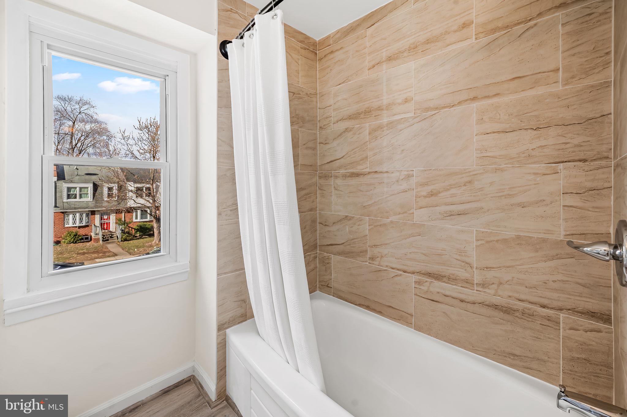 HOLLAND HILL - Residential