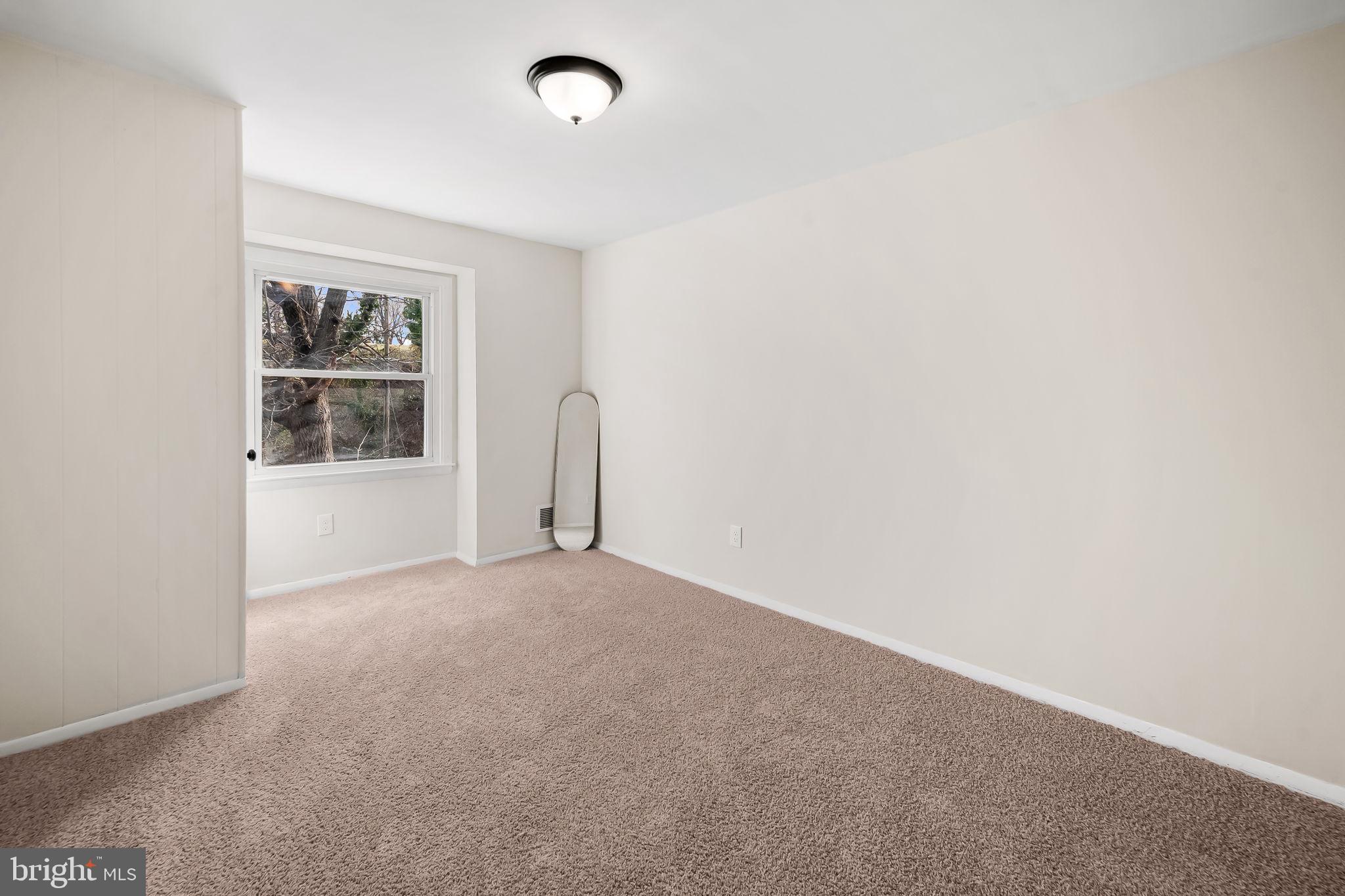 HOLLAND HILL - Residential