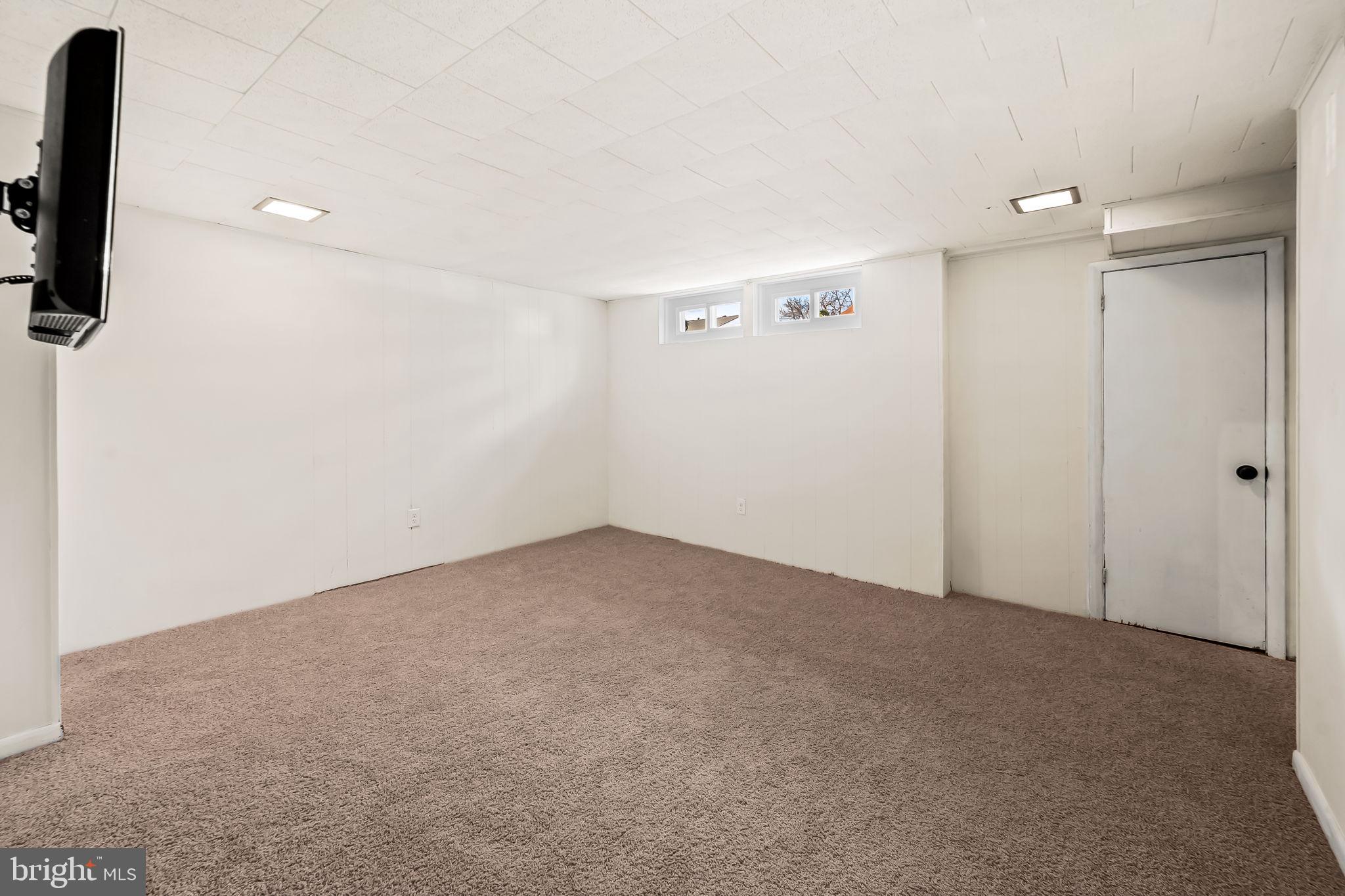 HOLLAND HILL - Residential