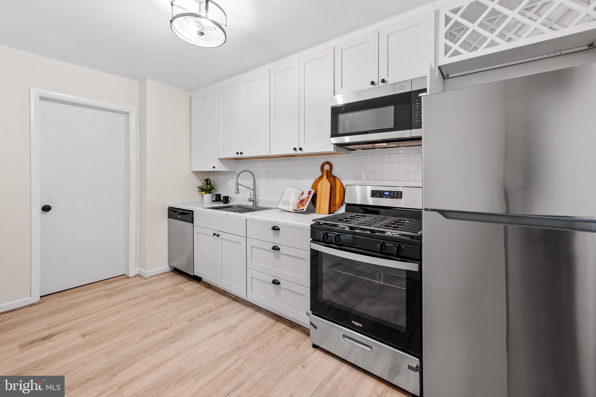 HOLLAND HILL - Residential