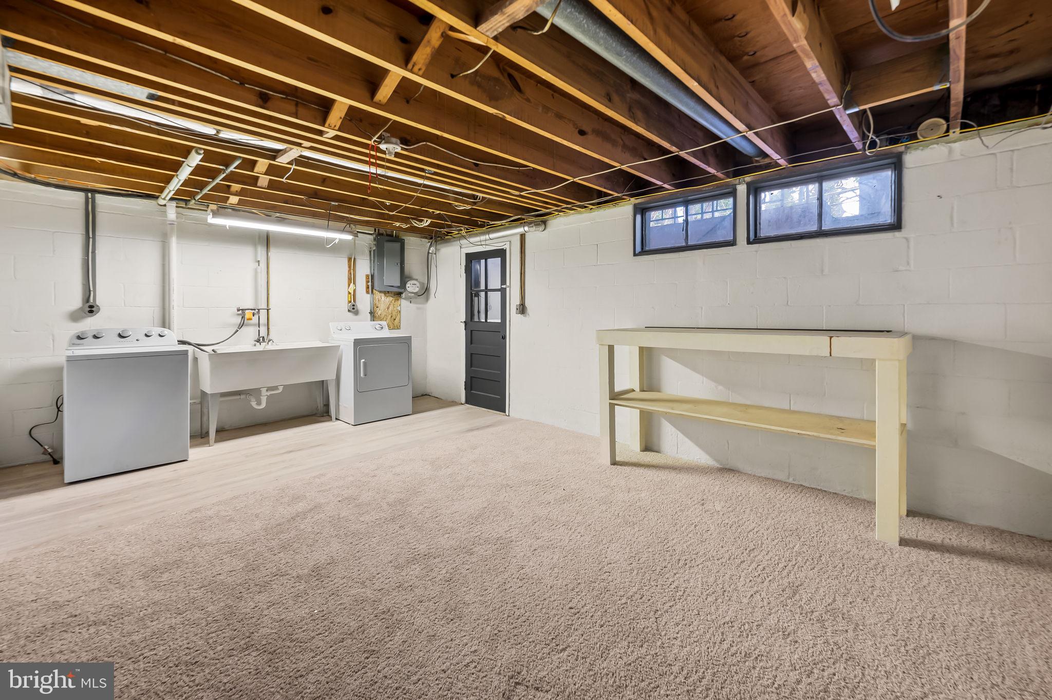 HOLLAND HILL - Residential