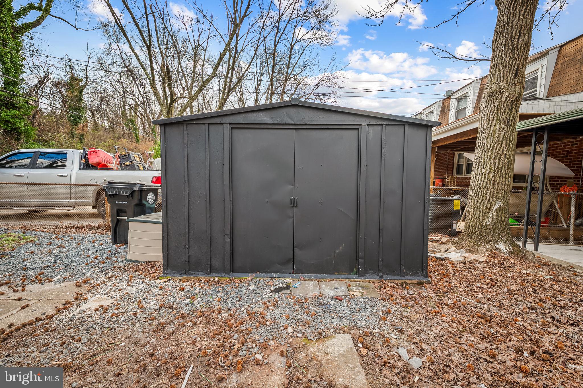 HOLLAND HILL - Residential