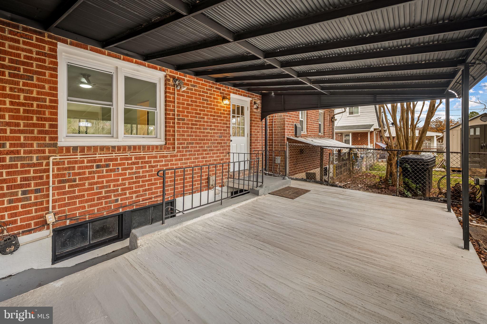 HOLLAND HILL - Residential