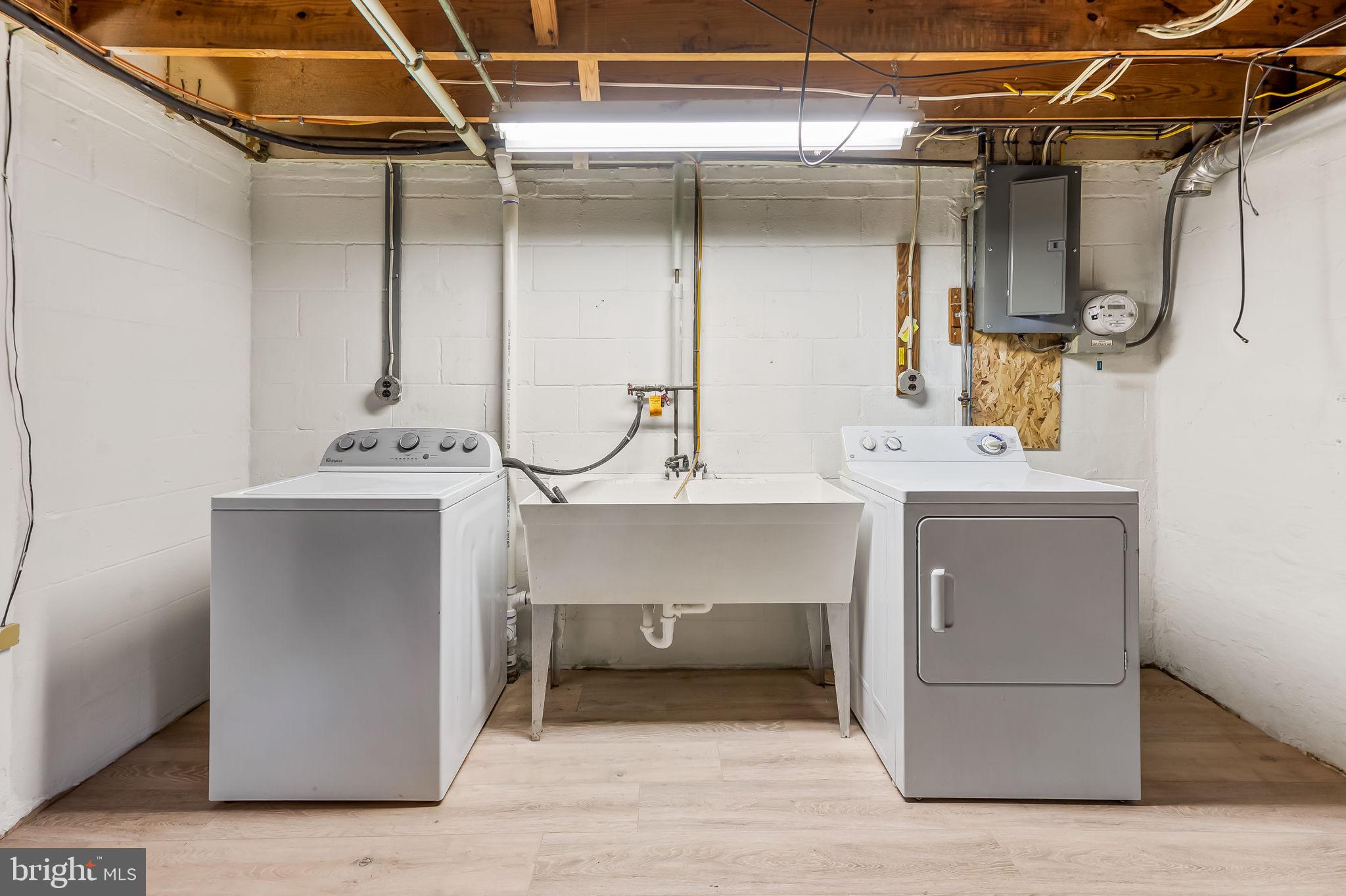 HOLLAND HILL - Residential