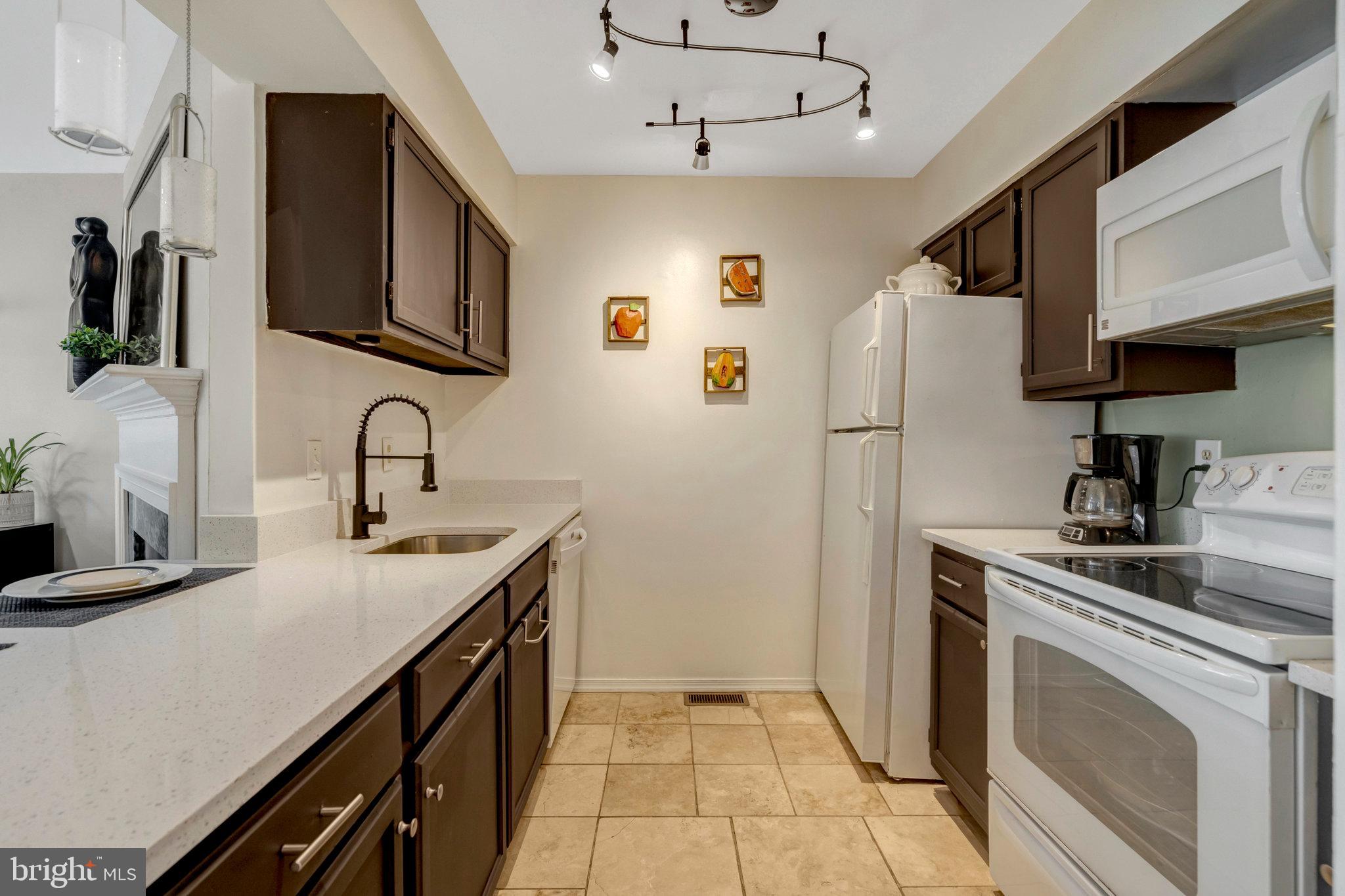 LAKE RIDGE - Residential