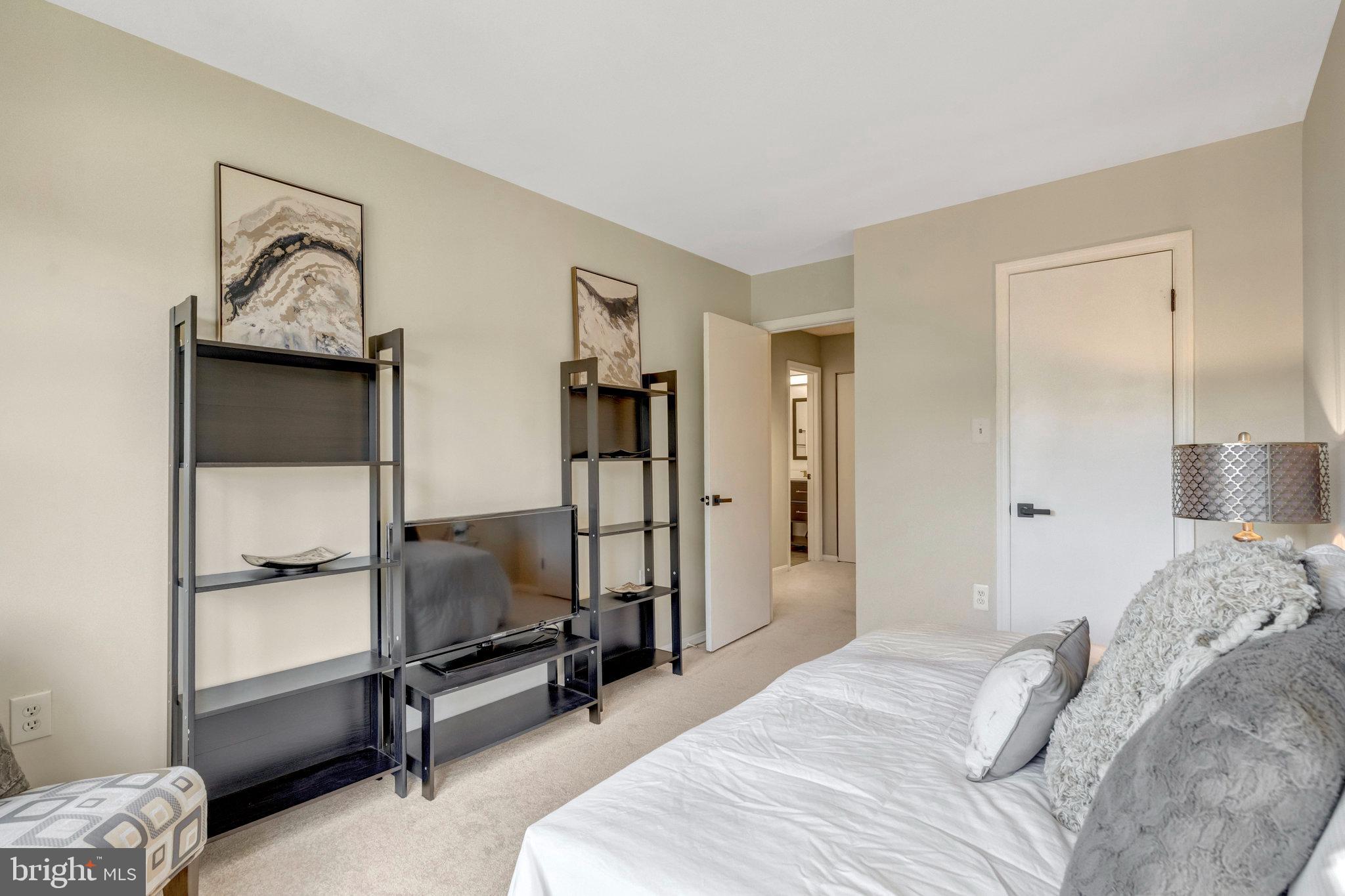 LAKE RIDGE - Residential