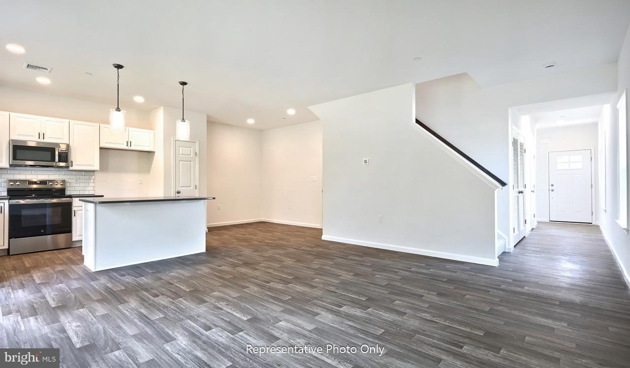 THE TOWNES AT BRIAR CREEK - Residential