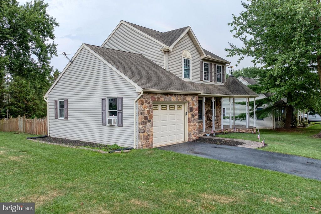 Photo of 50 Hollow Road, Reinholds, PA 17569 (MLS # PALA2054002)