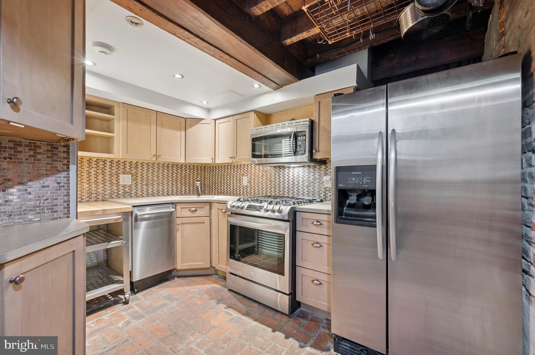 WASHINGTON SQ WEST - Residential