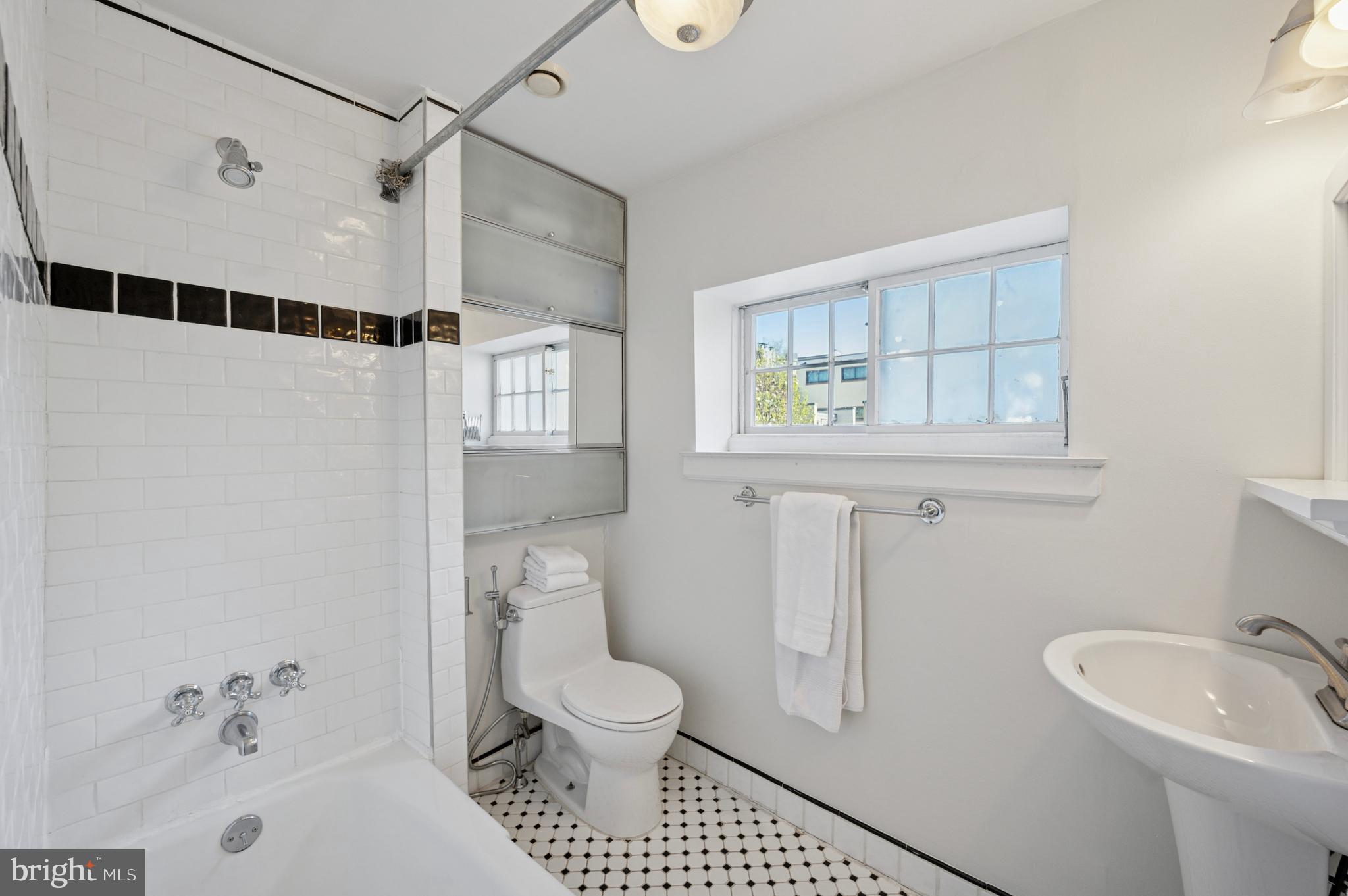 WASHINGTON SQ WEST - Residential