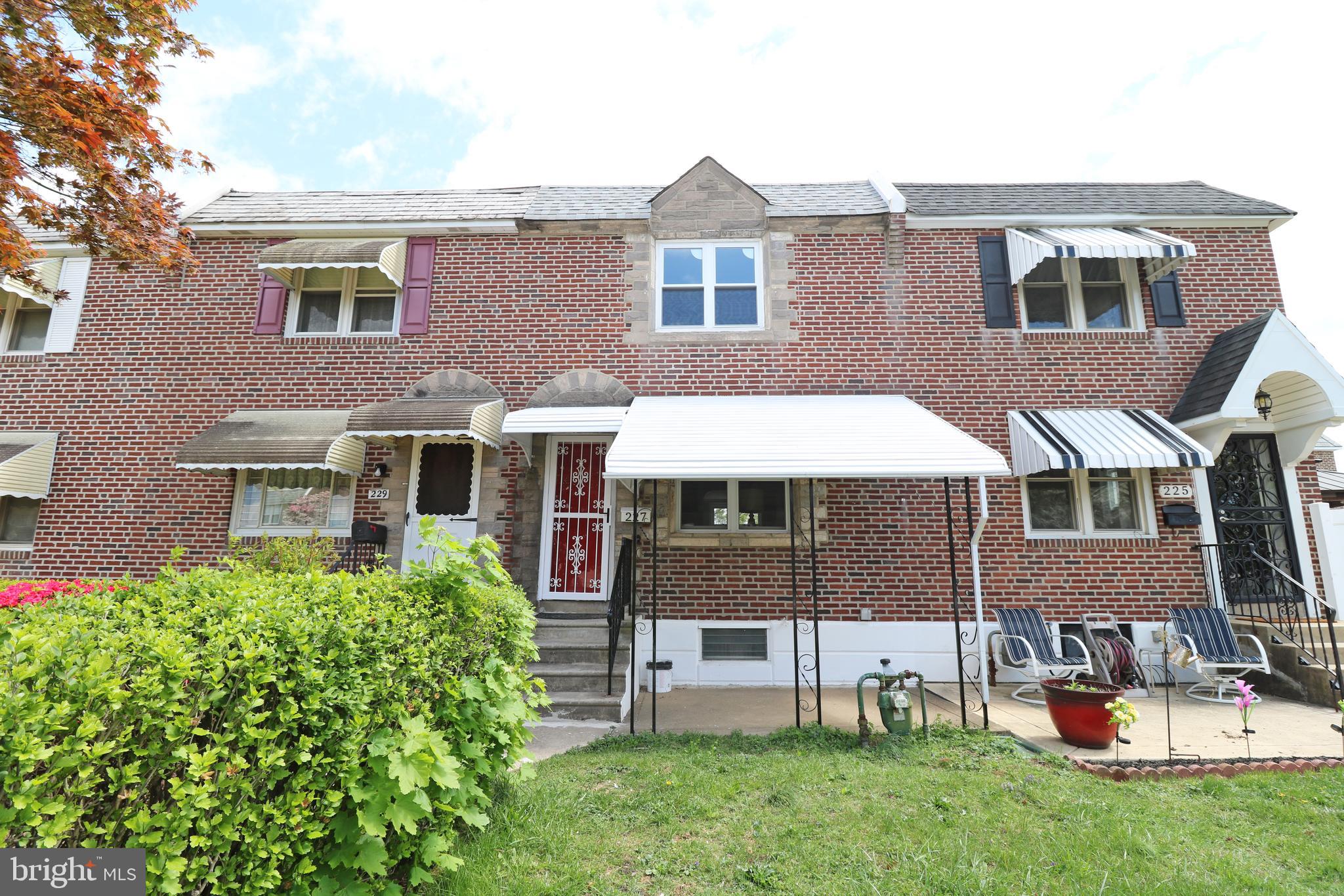 Just Listed in the Sought-After Westbrook Park Community!
Don't miss this beautifully updated home in the heart of Westbrook Park! Join us for an Open House this Sunday, May 4th from 12–2 PM and see everything this move-in ready property has to offer.
Step inside to discover refinished hardwood floors, fresh paint, and recessed lighting throughout the home, creating a bright and modern feel. The fully renovated kitchen is a chef’s dream - featuring brand-new stainless steel appliances + a built in microwave, new cabinets, a stylish tile backsplash, new flooring, an island, and updated electrical.
Upstairs, you'll find three spacious bedrooms and an updated full bathroom with a new vanity and fresh paint. The finished basement offers even more living space - perfect for a rec room, home office, or gym—and includes recessed lighting, fresh paint, and a convenient half bath.
Outside, enjoy your covered front patio, front yard, and private rear parking, along with access to driveway parking!
This one won't last long—schedule your showing or stop by the Open House!