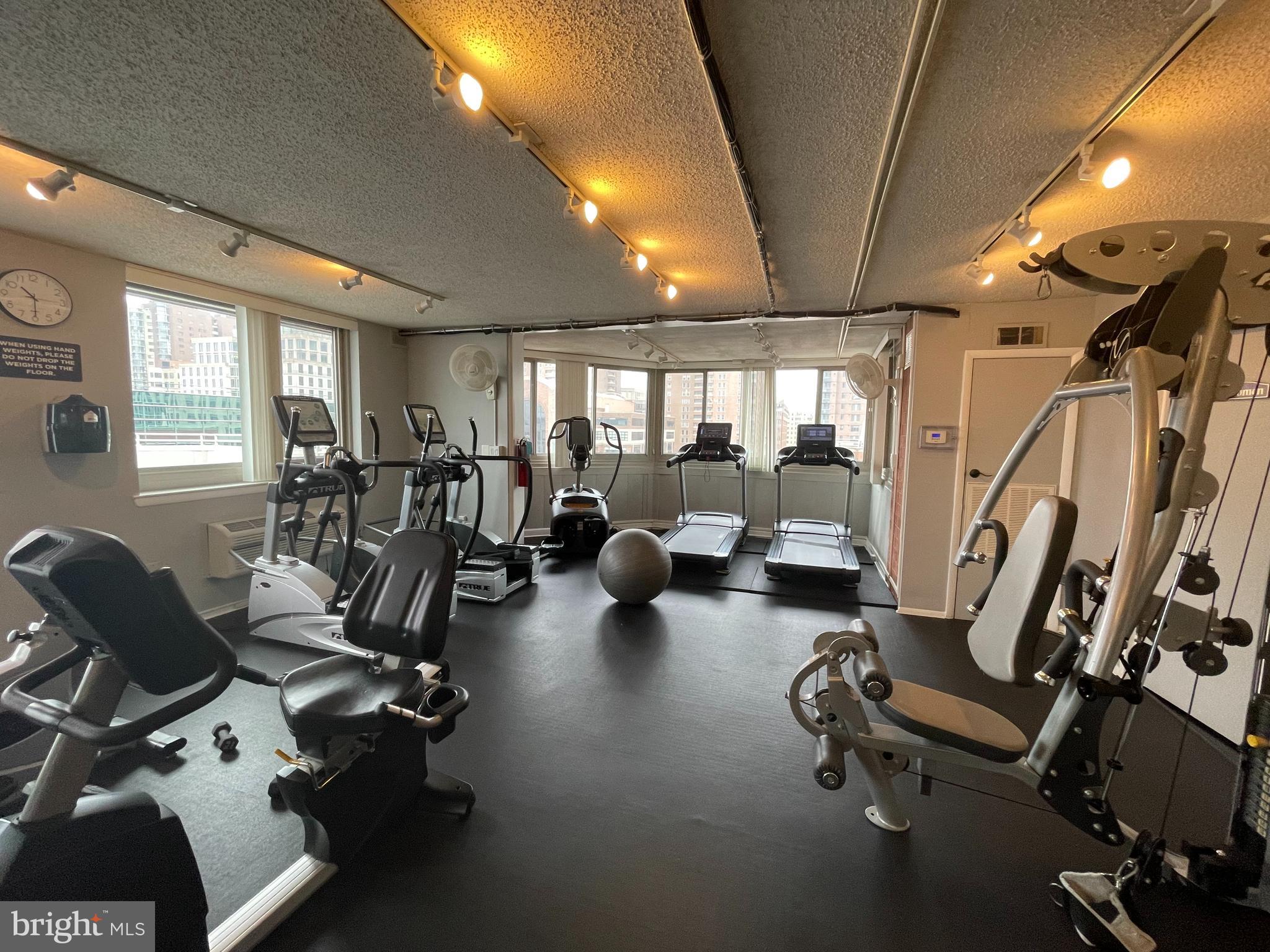 WESTVIEW AT BALLSTON METRO - Residential