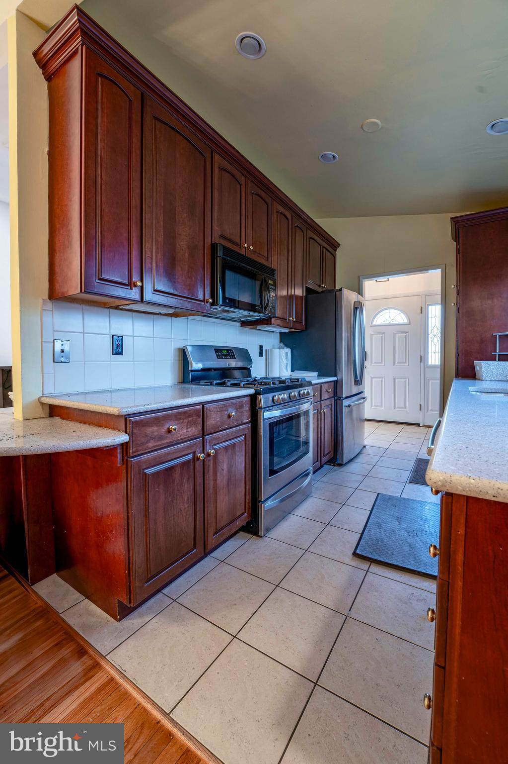 CENTER SQ GREEN - Residential