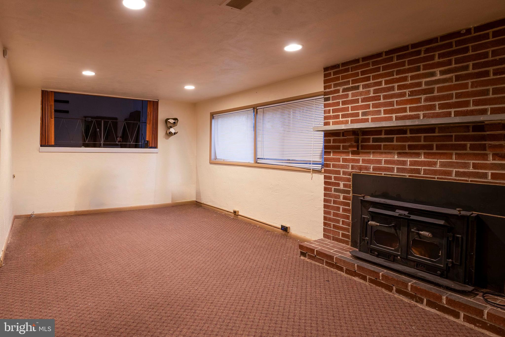 CENTER SQ GREEN - Residential