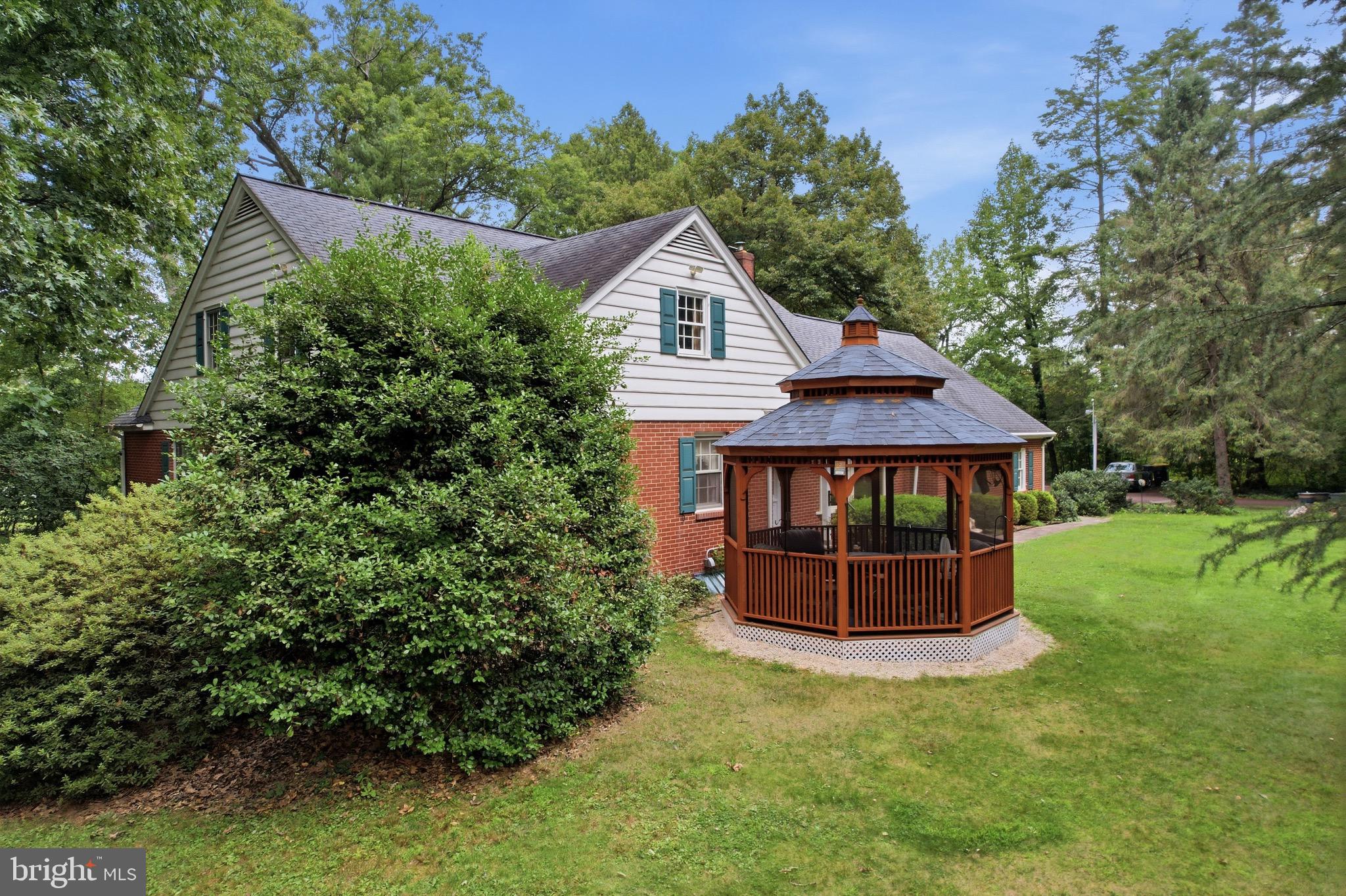 1274 SUMNEYTOWN PIKE