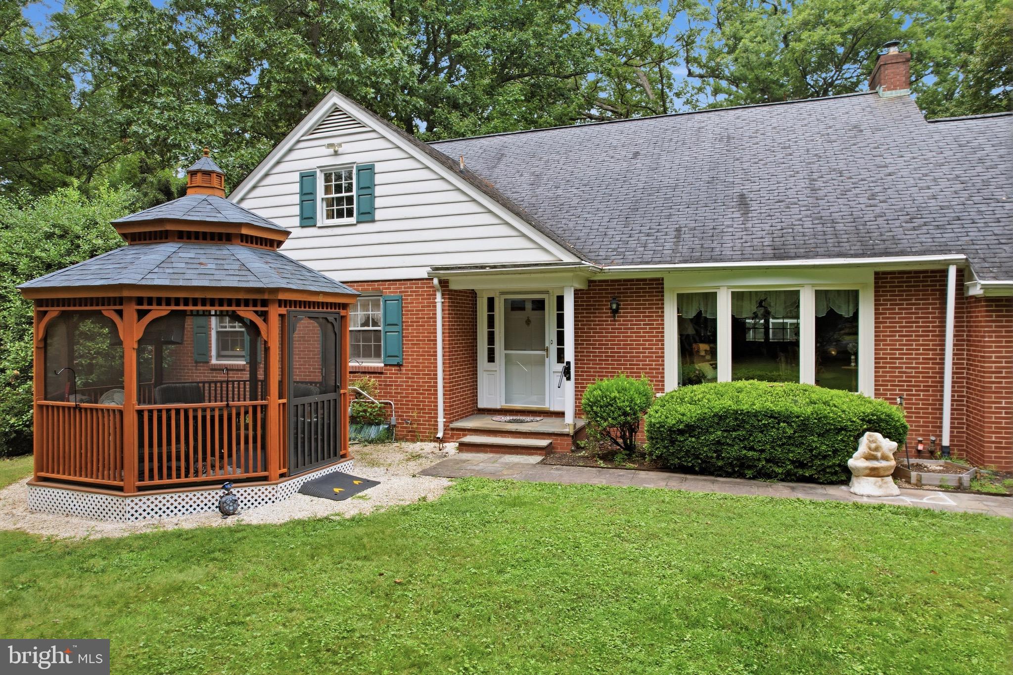 1274 SUMNEYTOWN PIKE