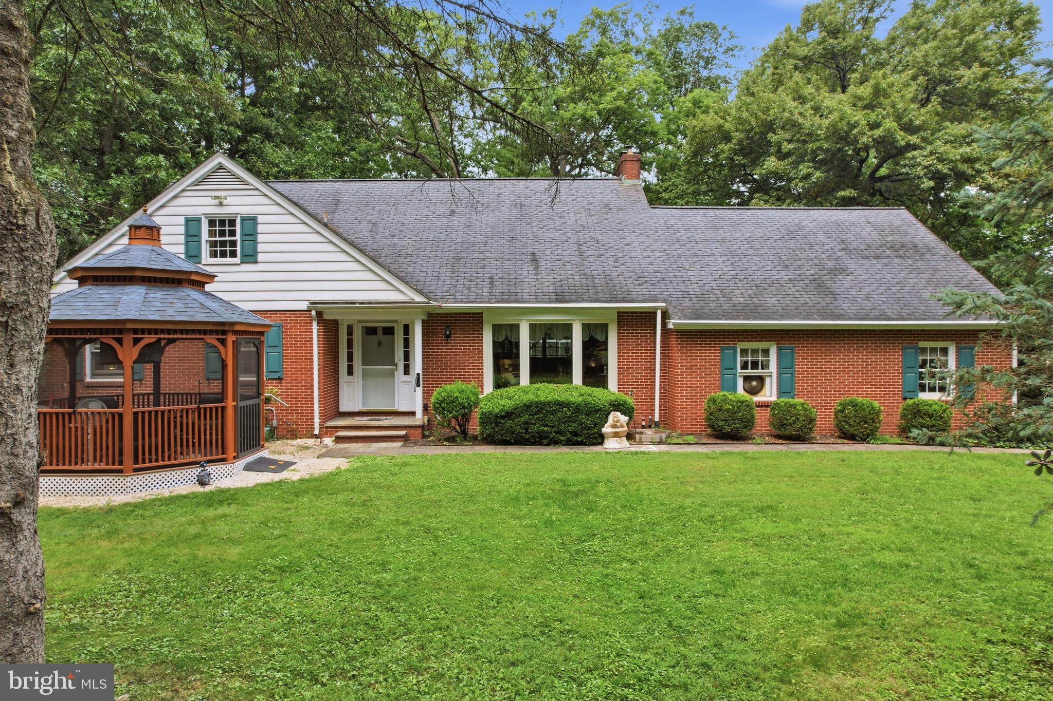 1274 SUMNEYTOWN PIKE