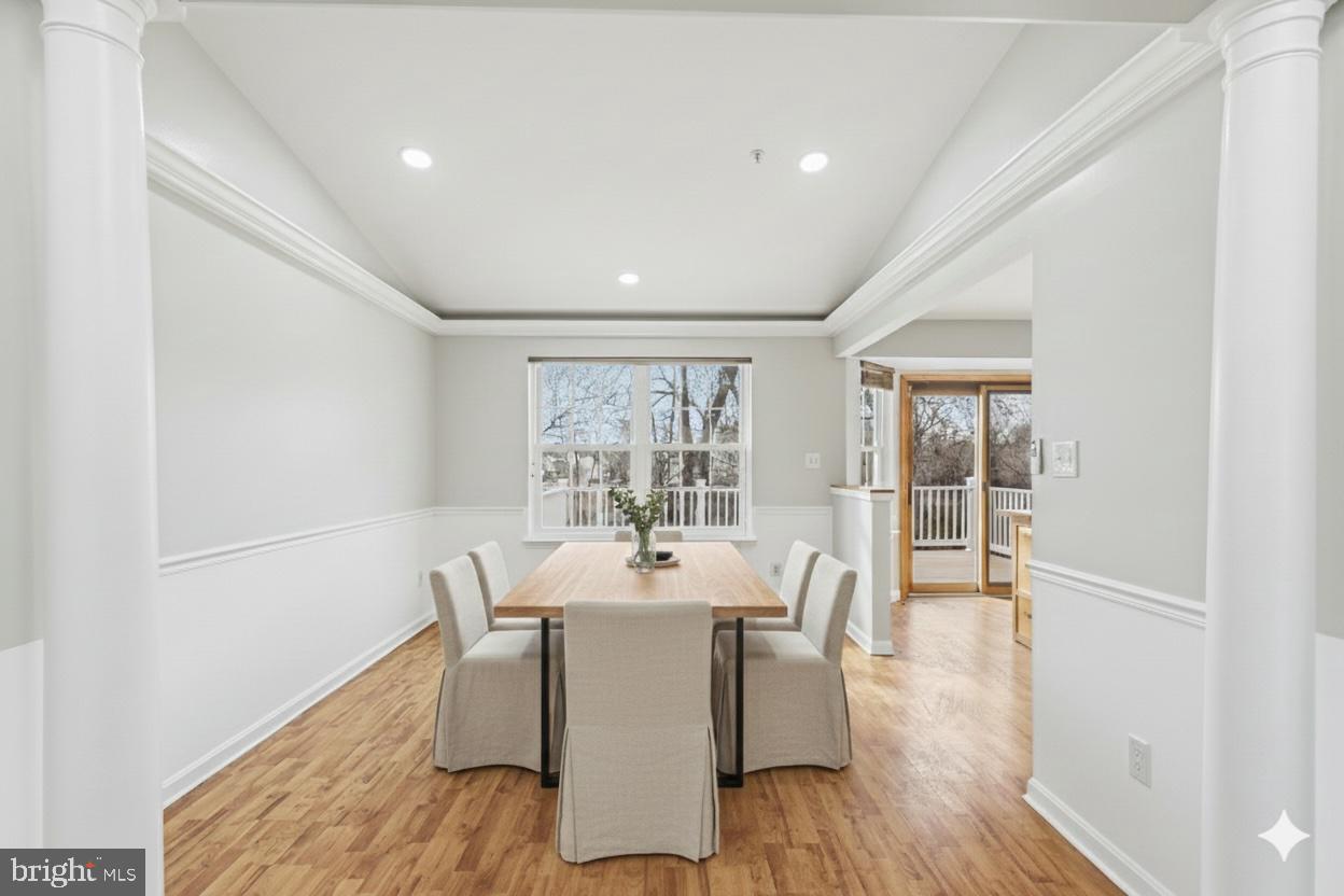 CONSTANT FRIENDSHIP - Residential