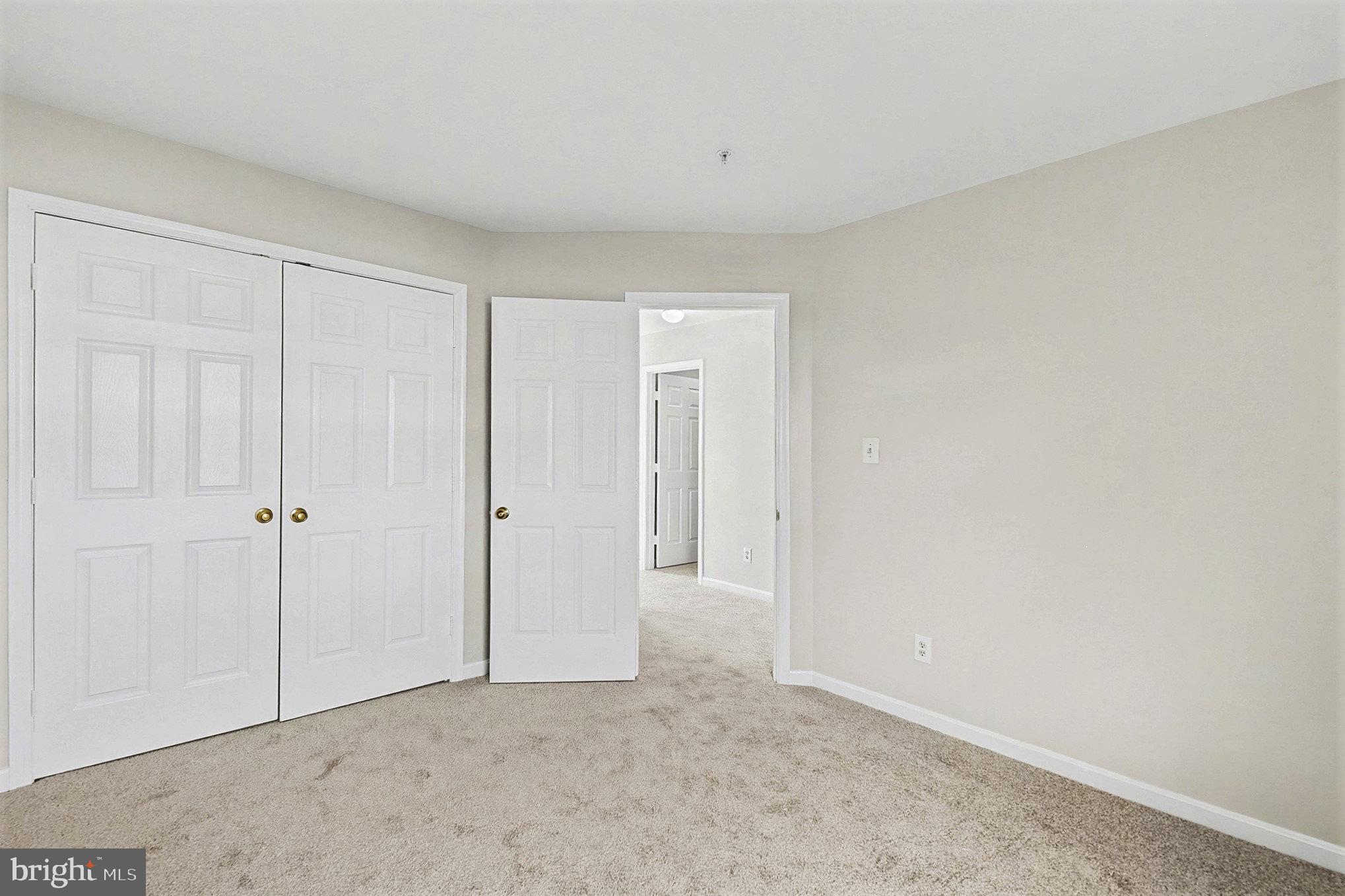 CONSTANT FRIENDSHIP - Residential