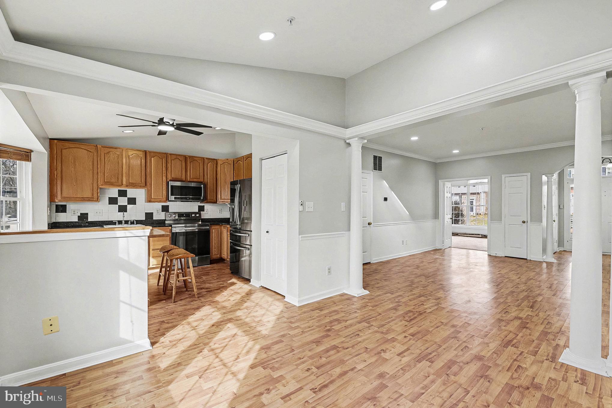 CONSTANT FRIENDSHIP - Residential