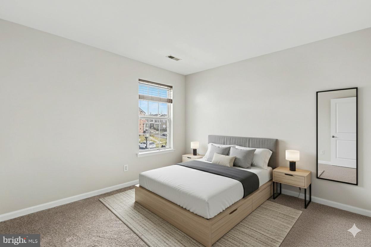 CONSTANT FRIENDSHIP - Residential