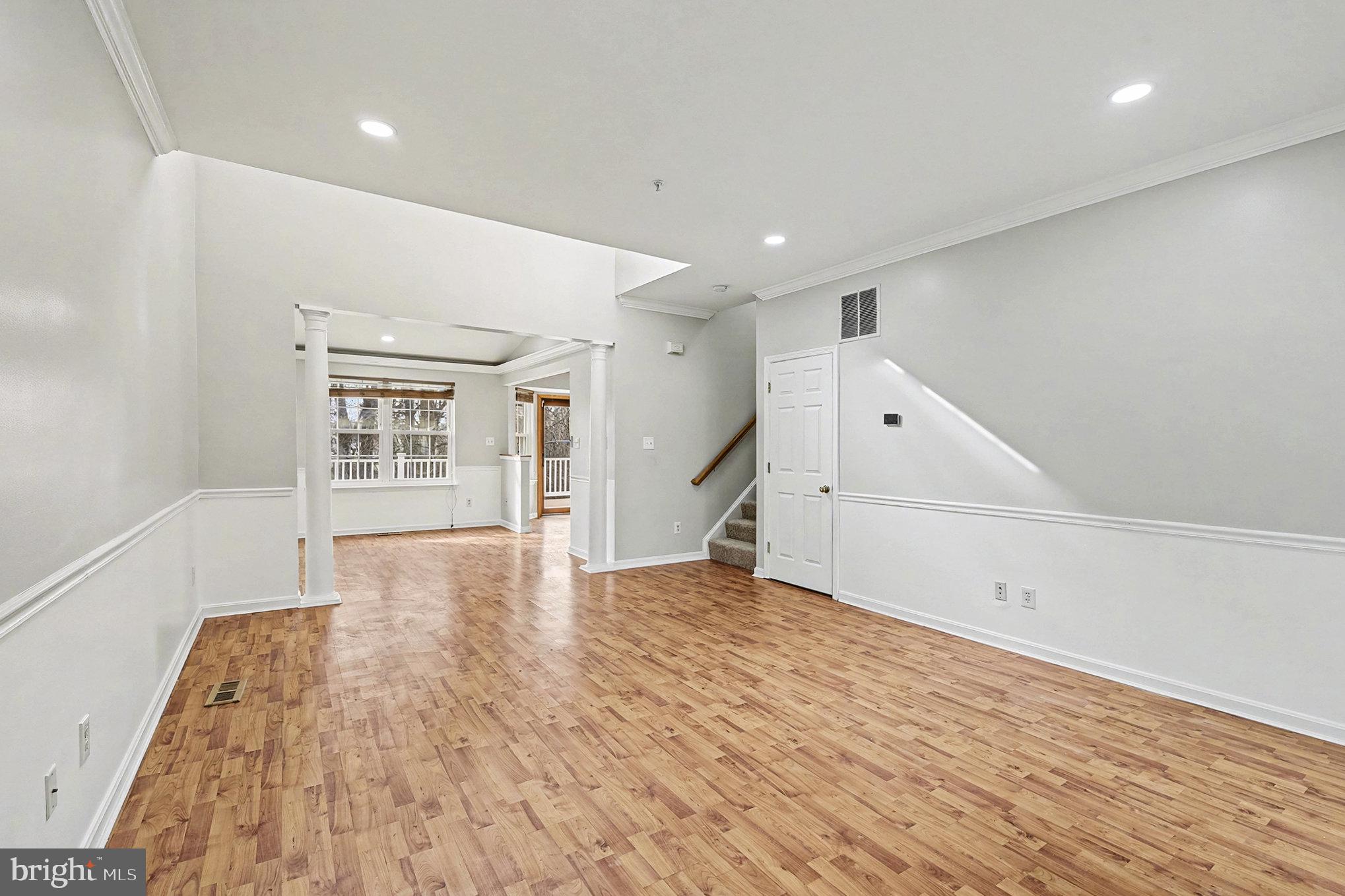 CONSTANT FRIENDSHIP - Residential