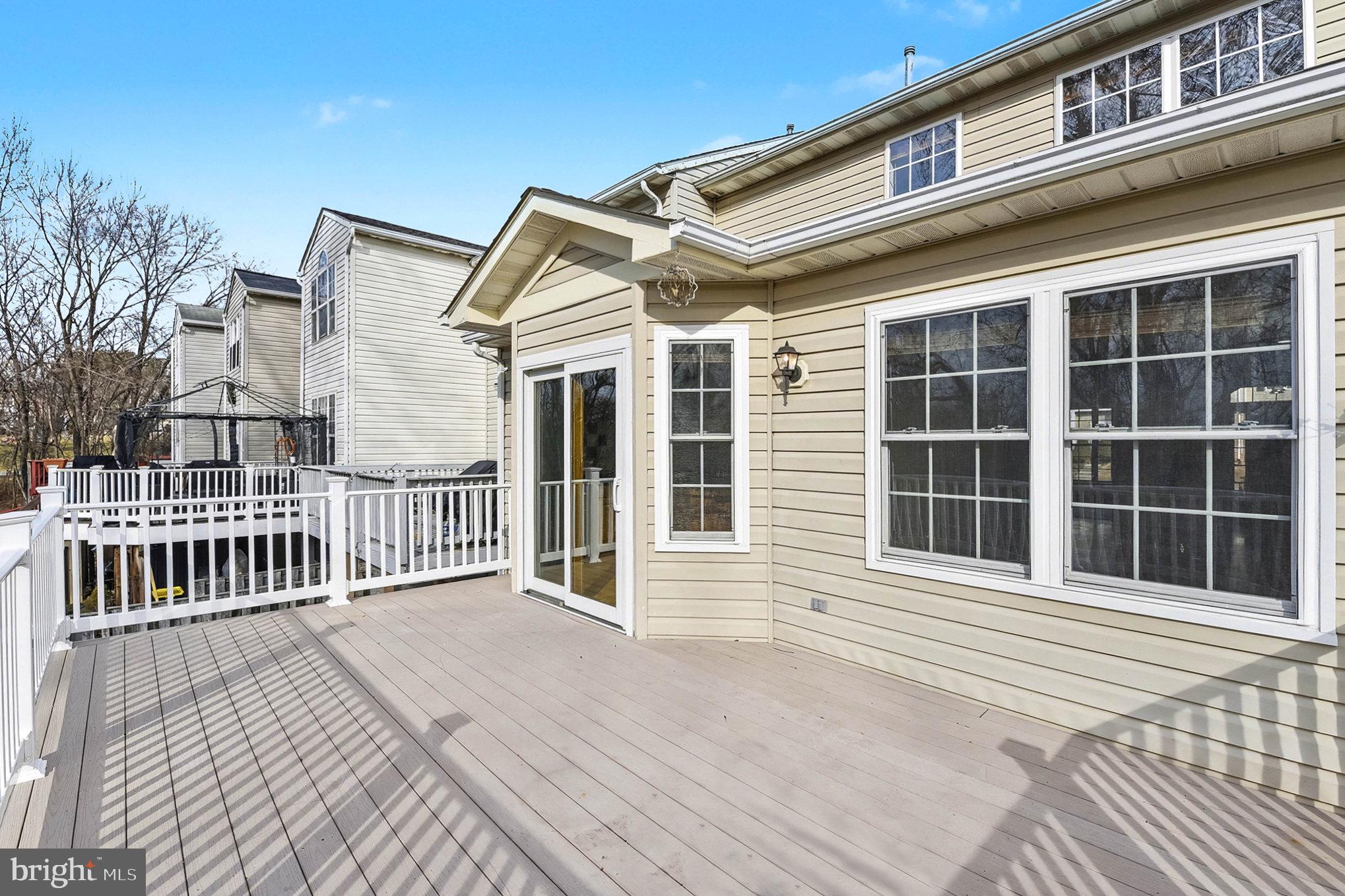 CONSTANT FRIENDSHIP - Residential