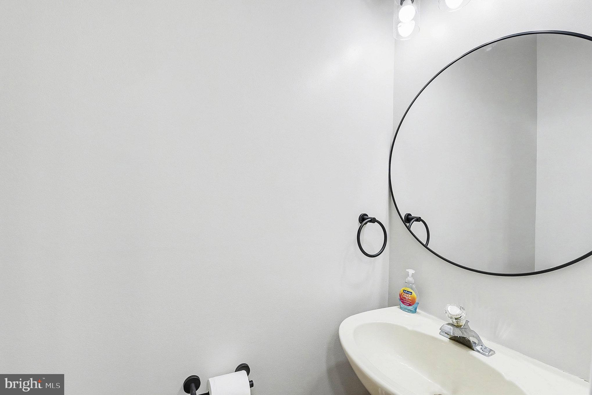 CONSTANT FRIENDSHIP - Residential