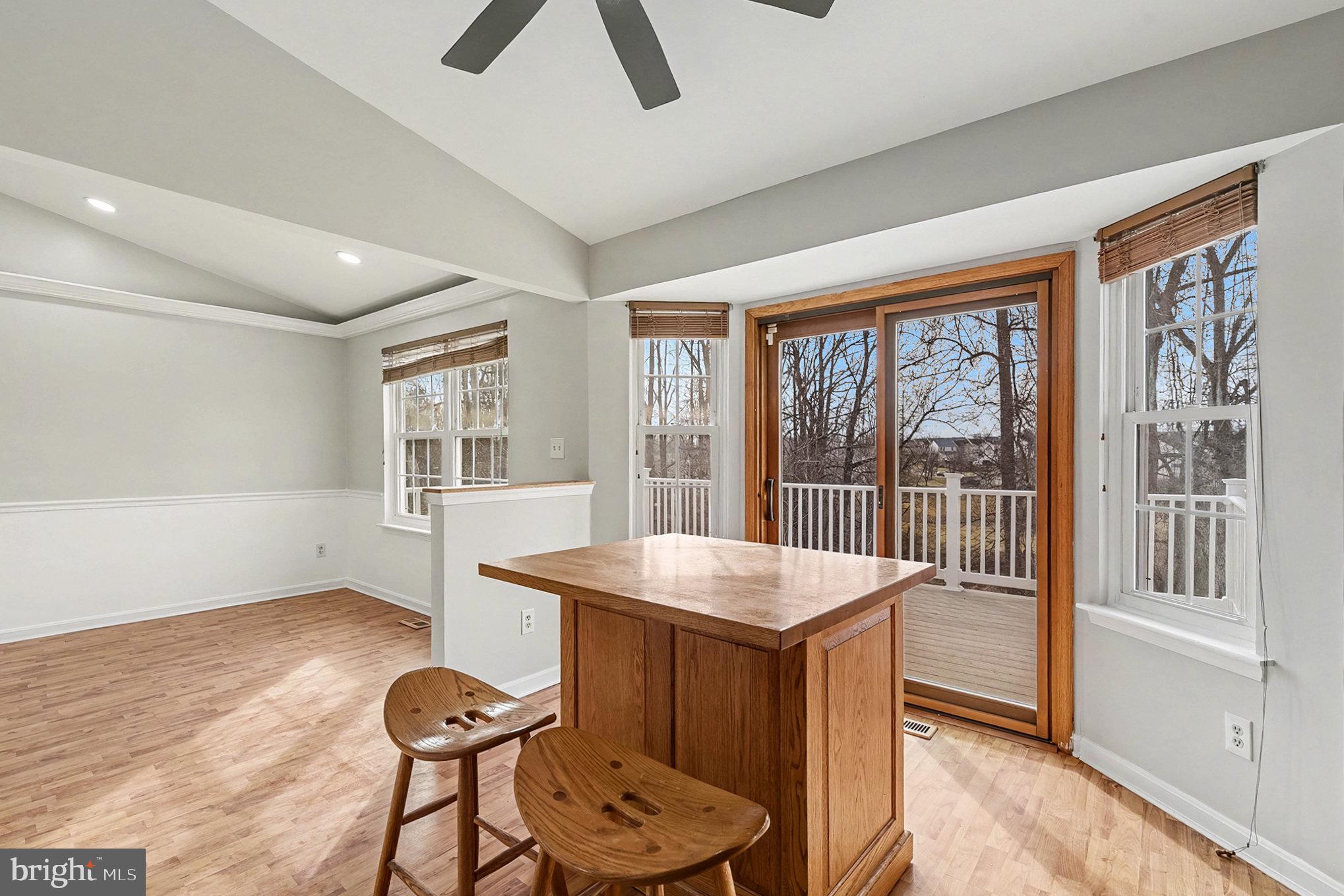 CONSTANT FRIENDSHIP - Residential