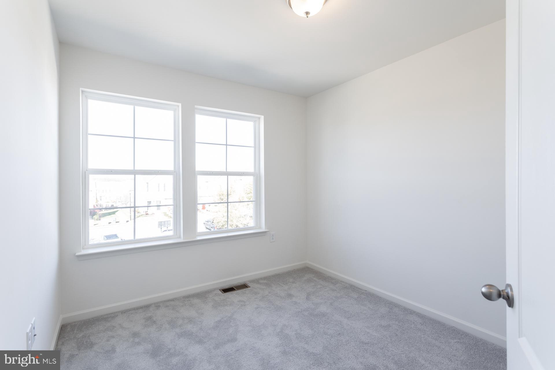 ARCHERS ROCK - Residential