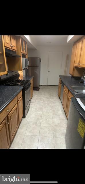 Your fur babies (pets) are welcome in this one on a case-by-case basis. The unit shows well! Top floor unit available for immediate occupancy. The unit has 2 nice-sized bedrooms and 2 full baths. Hardwood Floors showcase the entry, living, and dining room areas. At the same time, the bedrooms have nice lush carpeting. Public transportation is a short distance away and close to the Largo Metro Station and the Medical Center. It's also a short distance from PG Community College. In addition, shopping is just a few minutes away with plenty of options to choose from. You don't want to miss the opportunity to see this one.